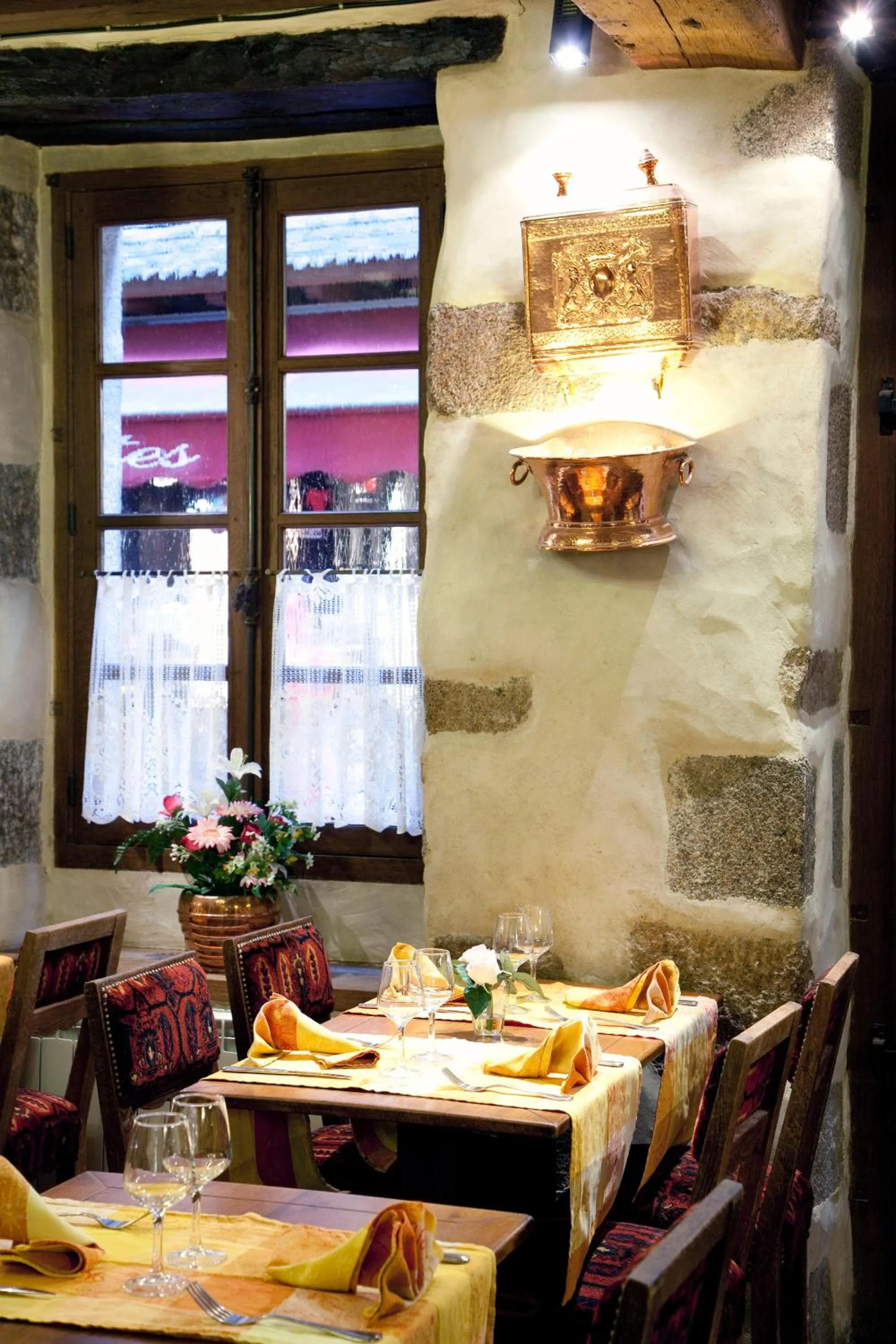 Restaurant/places to eat in Auberge Saint Pierre