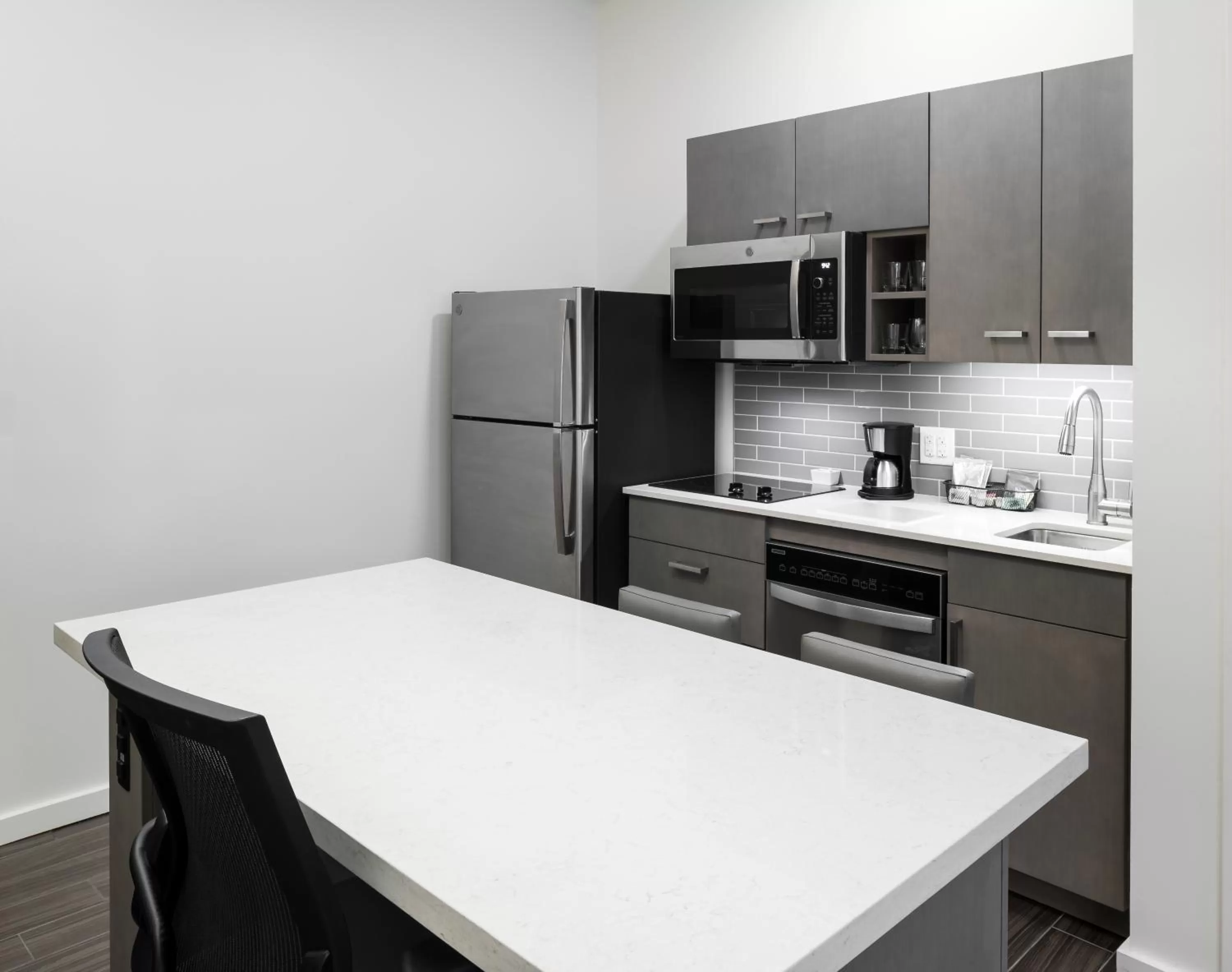 Kitchen or kitchenette in Hyatt House Tempe Phoenix University