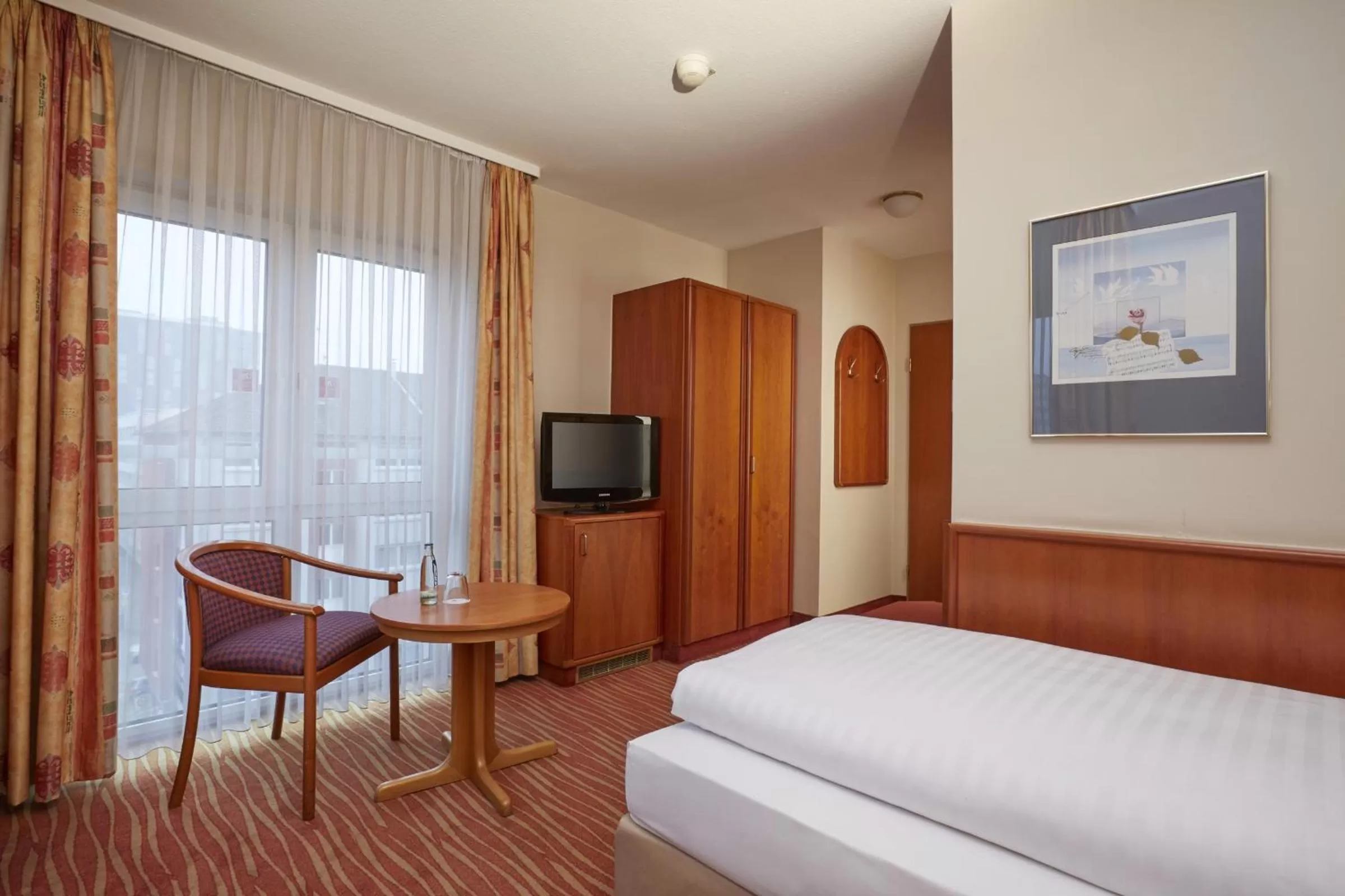 Standard Single Room in Garner Hotel Mannheim City by IHG