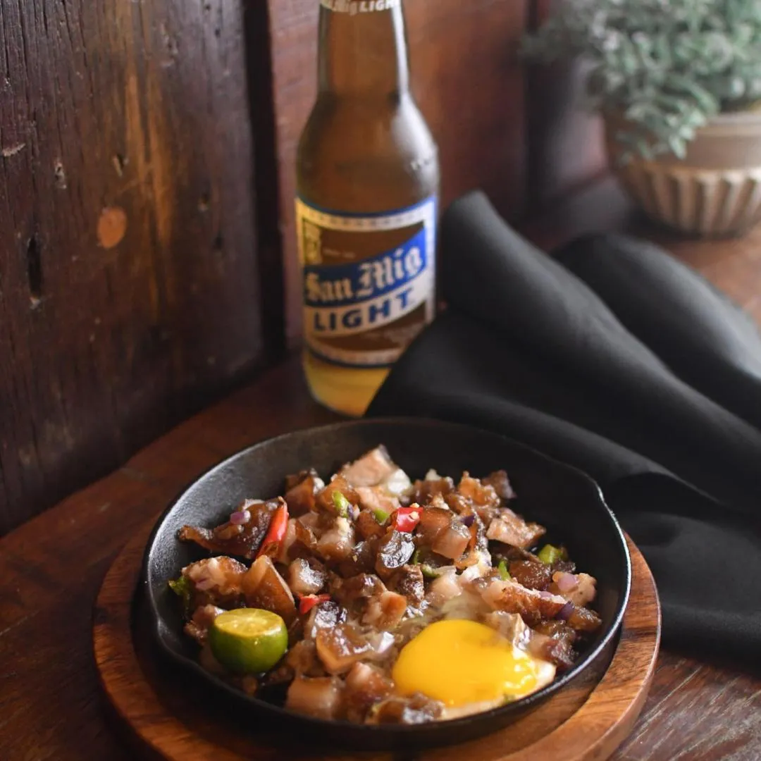 Jade Hotel and Suites