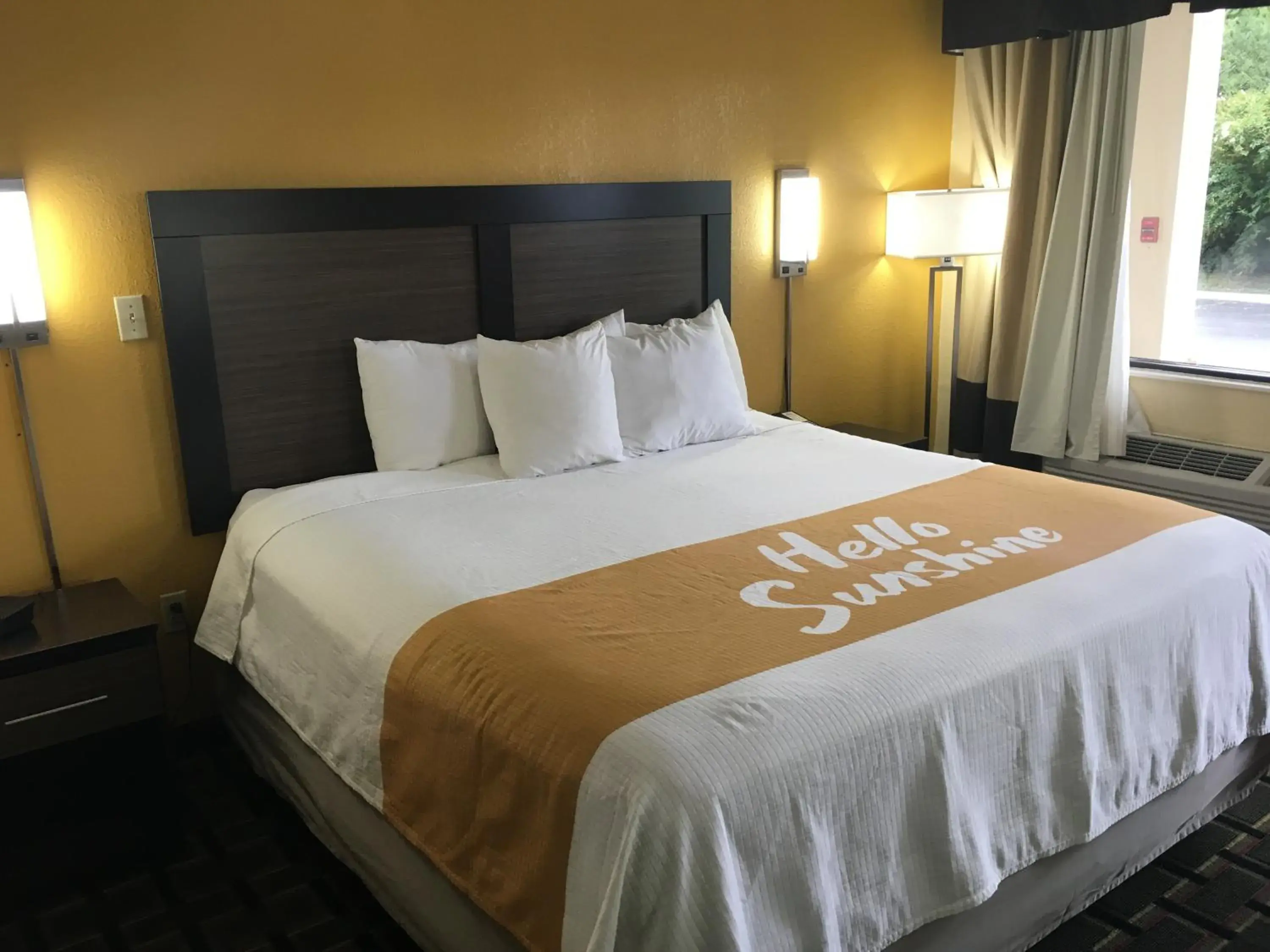 Bed in Days Inn by Wyndham Eufaula AL