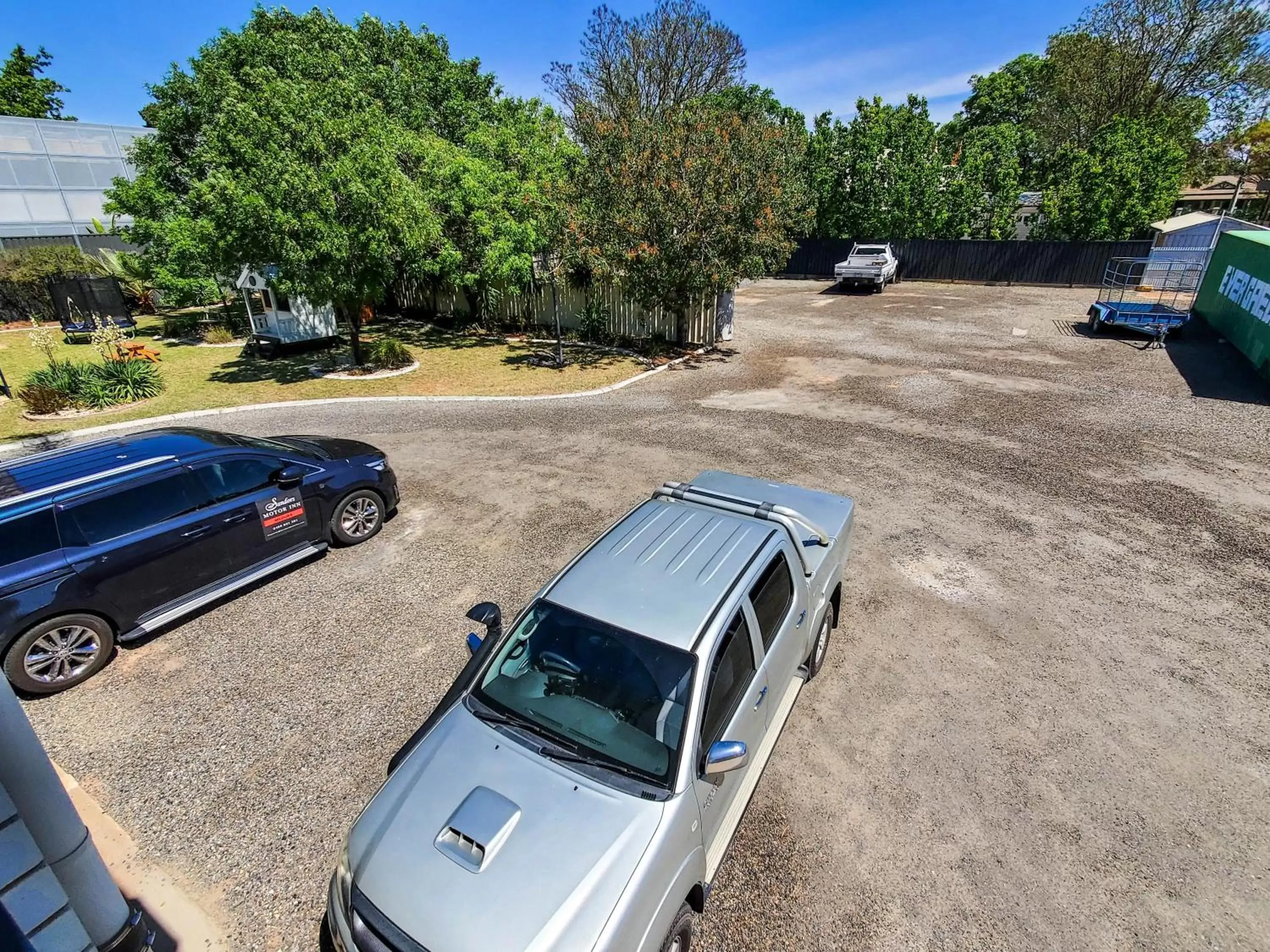 Parking in Sandors Motor Inn