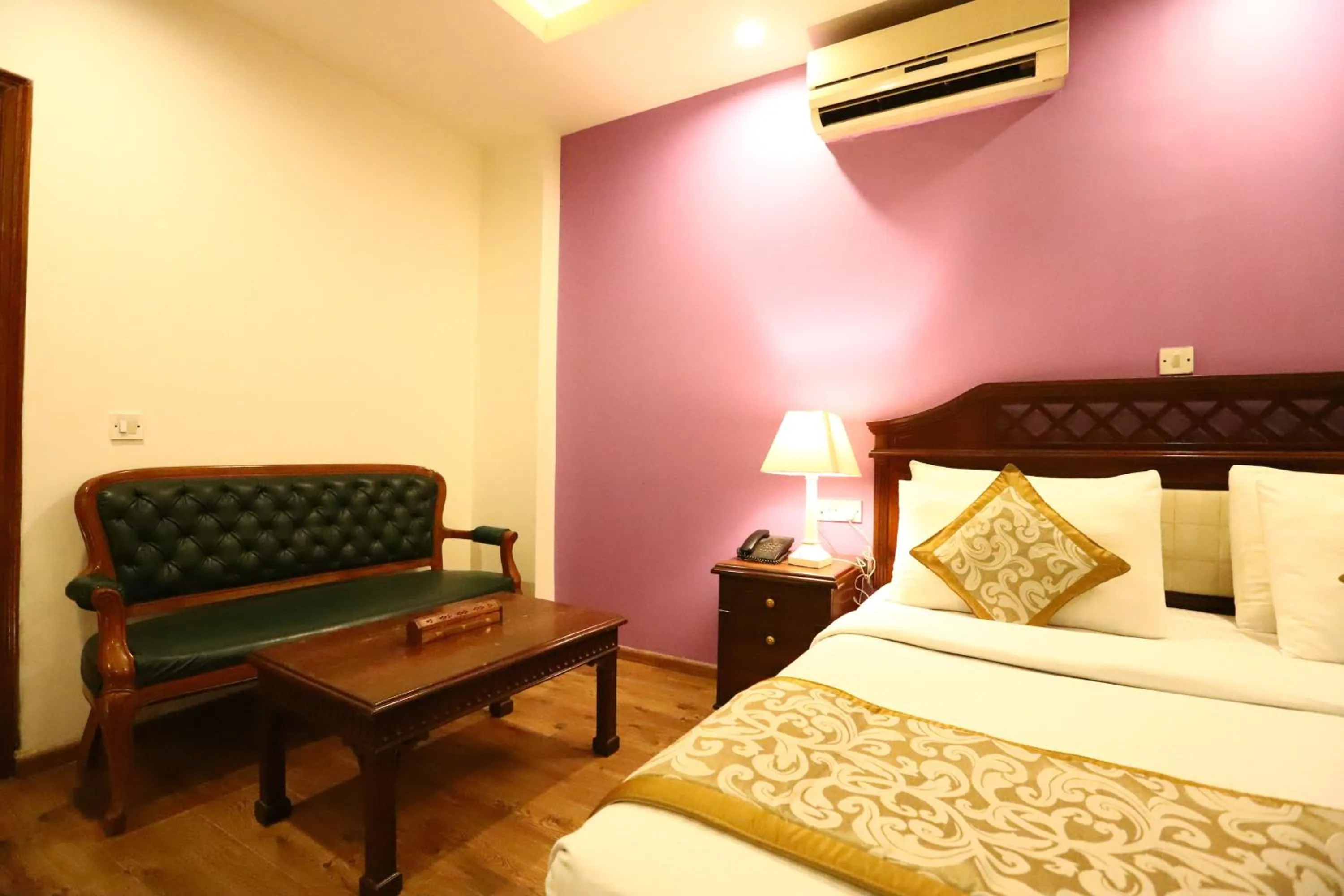 Bedroom, Bed in Hotel Ambica Palace AIIMS New Delhi - Couple Friendly Local ID Accepted