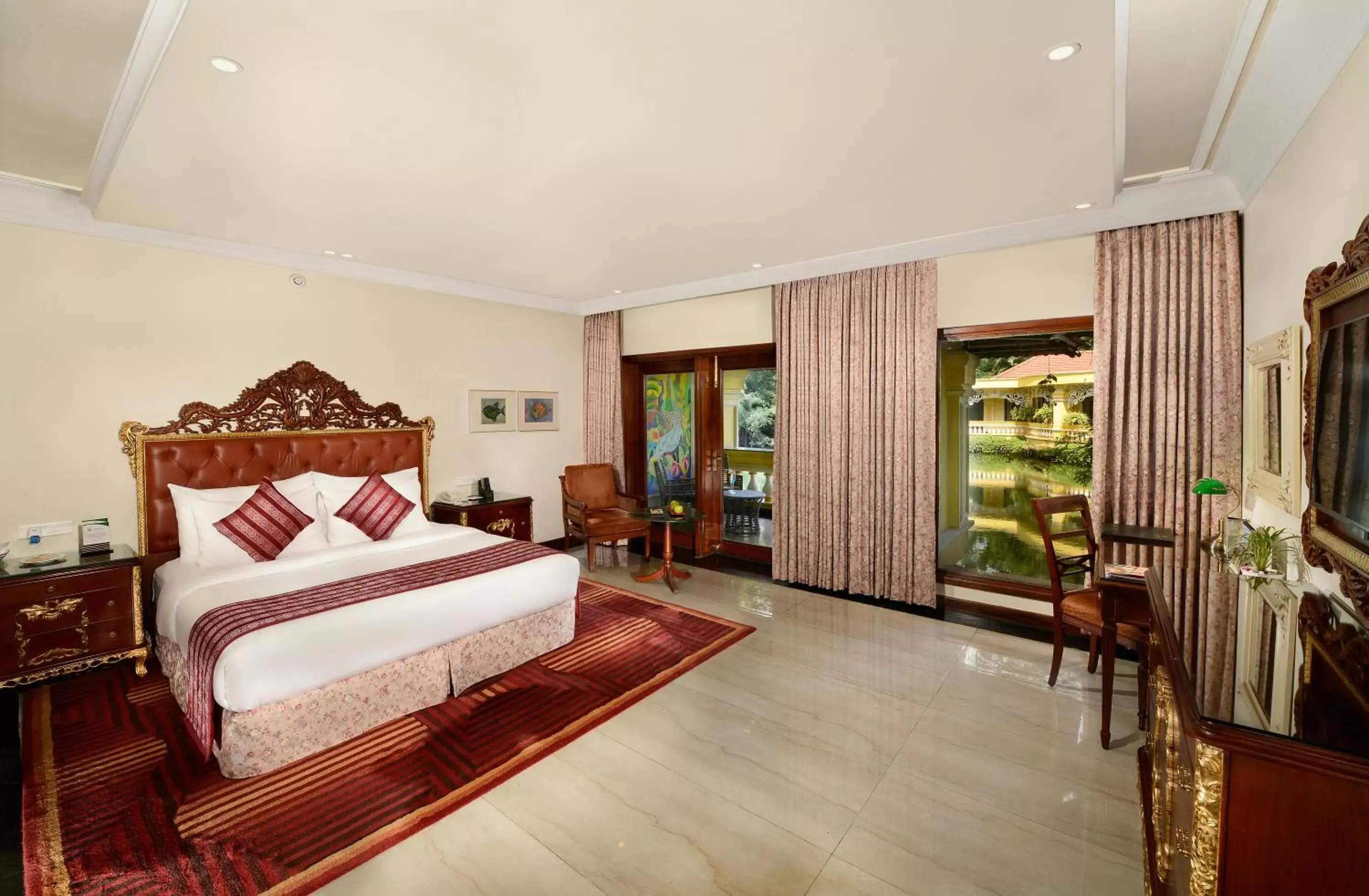 Bedroom in Mayfair Lagoon Hotel