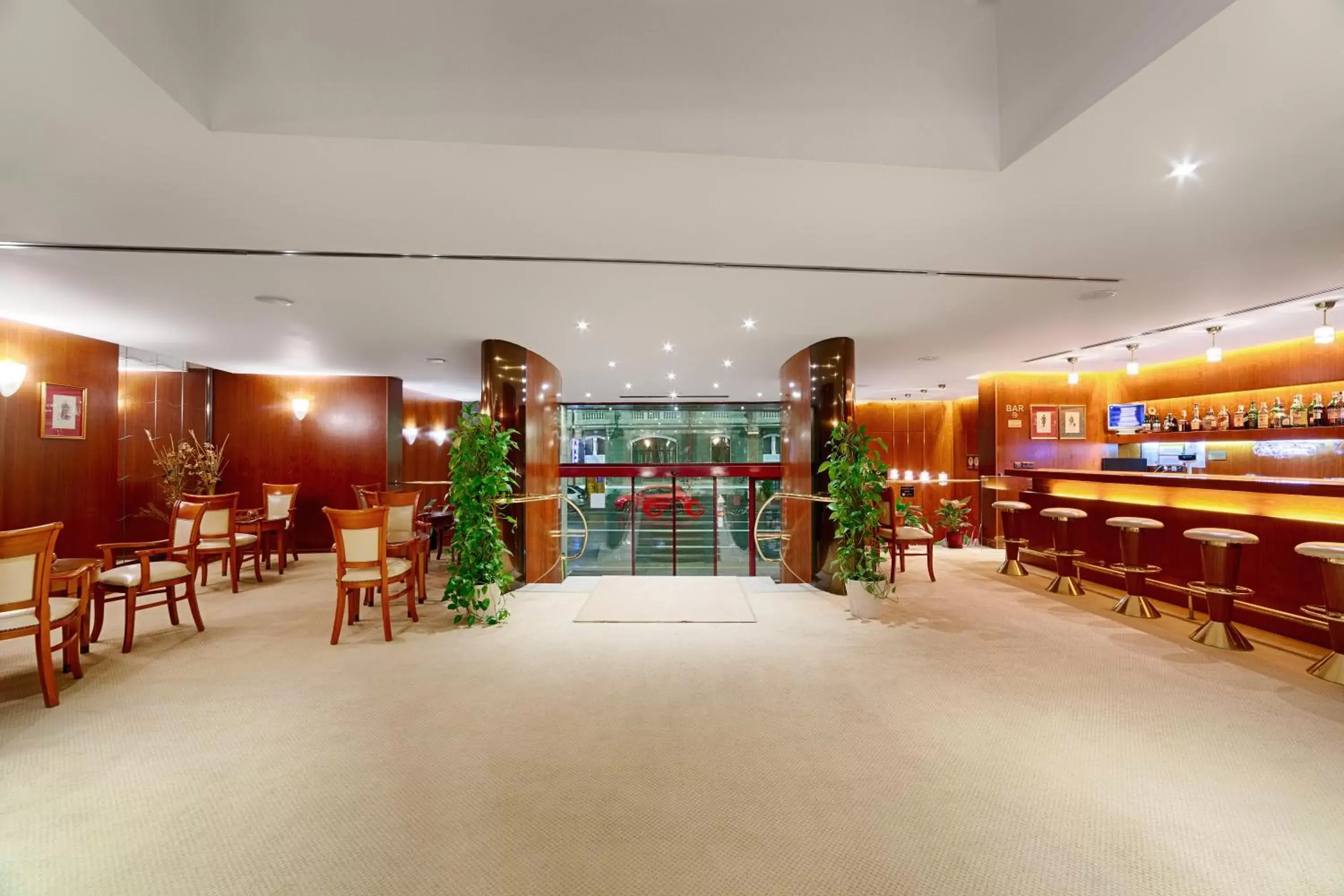 Lounge or bar in Hotel Duke Romana City Center Lounge or bar in Hotel Duke Romana City Center