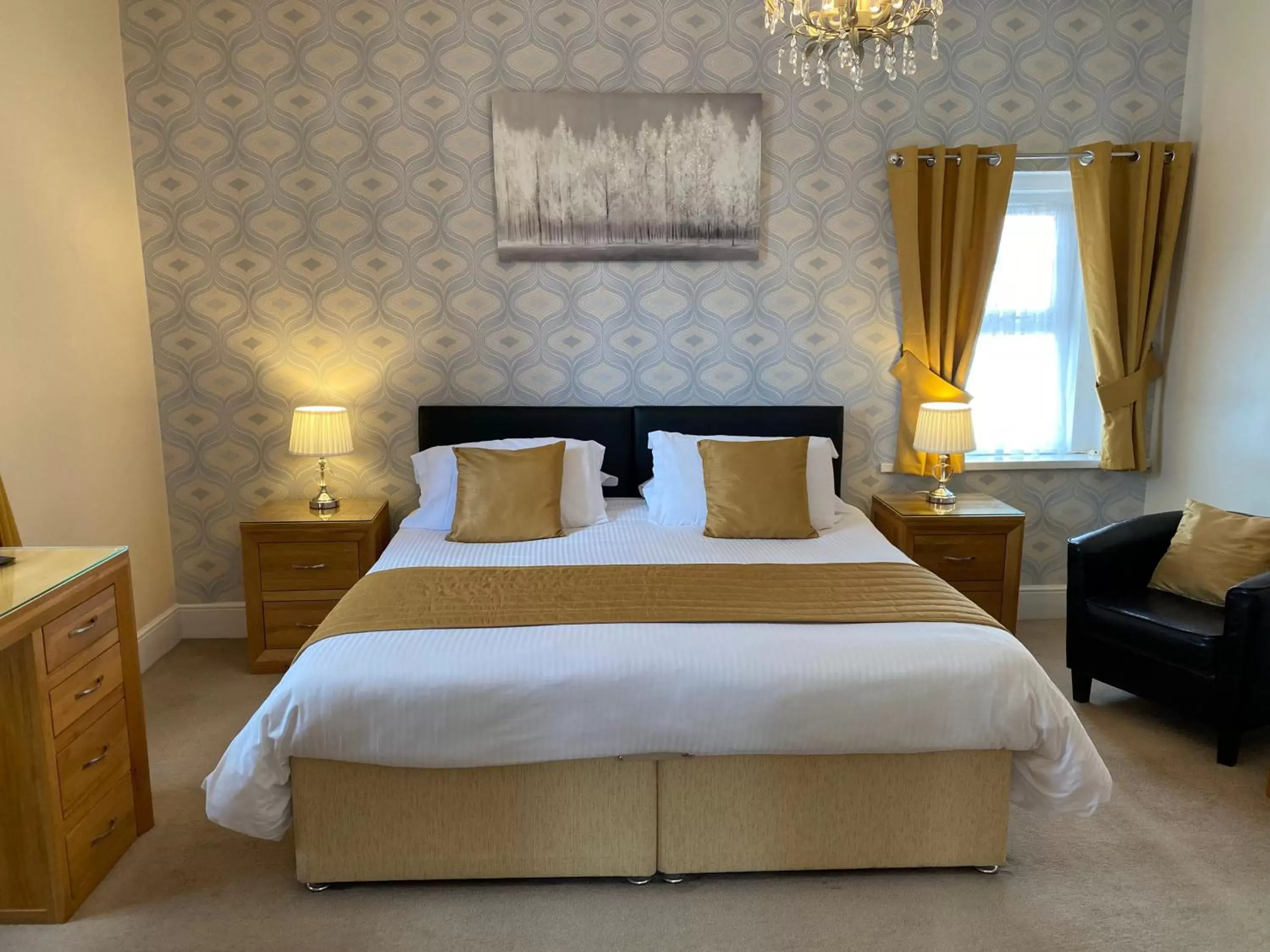 Bedroom, Bed in Paignton Court