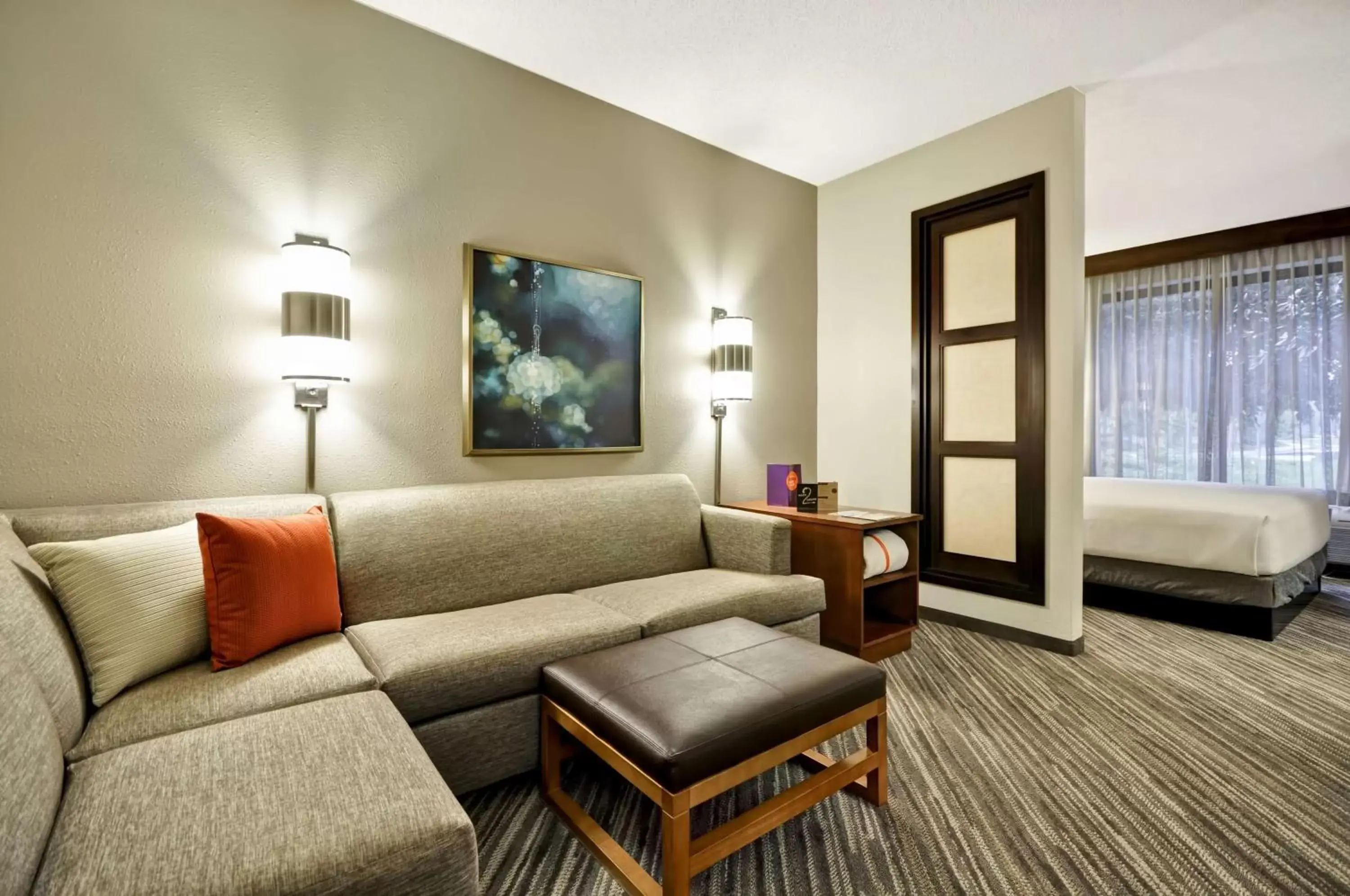 Photo of the whole room, Seating Area in Hyatt Place Tampa Airport/Westshore