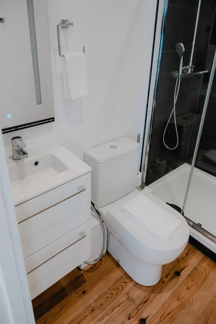 Bathroom in Le Premier Lisbon Suites