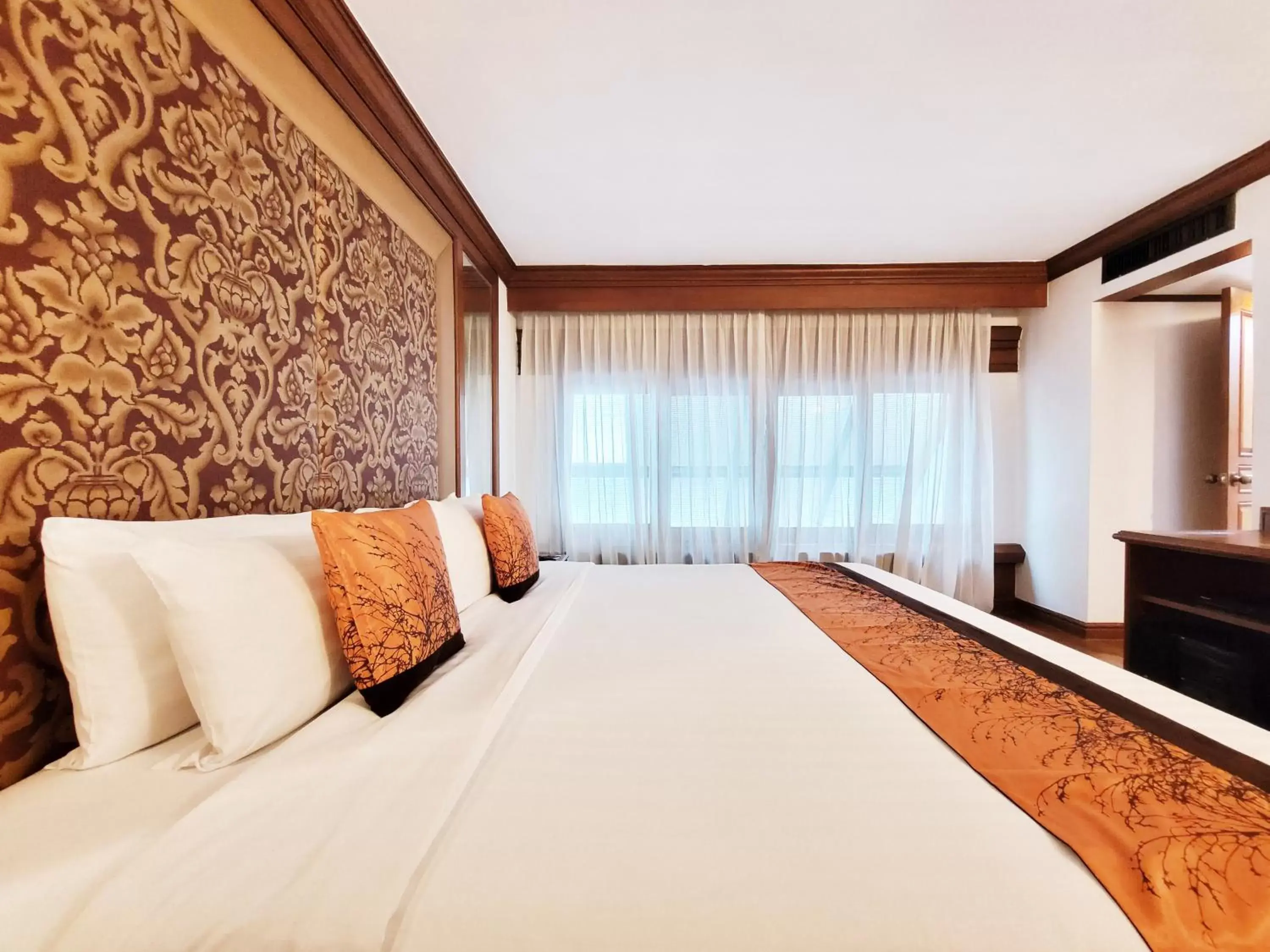Bed in Bangkok Hotel Lotus Sukhumvit 33 by Compass Hospitality