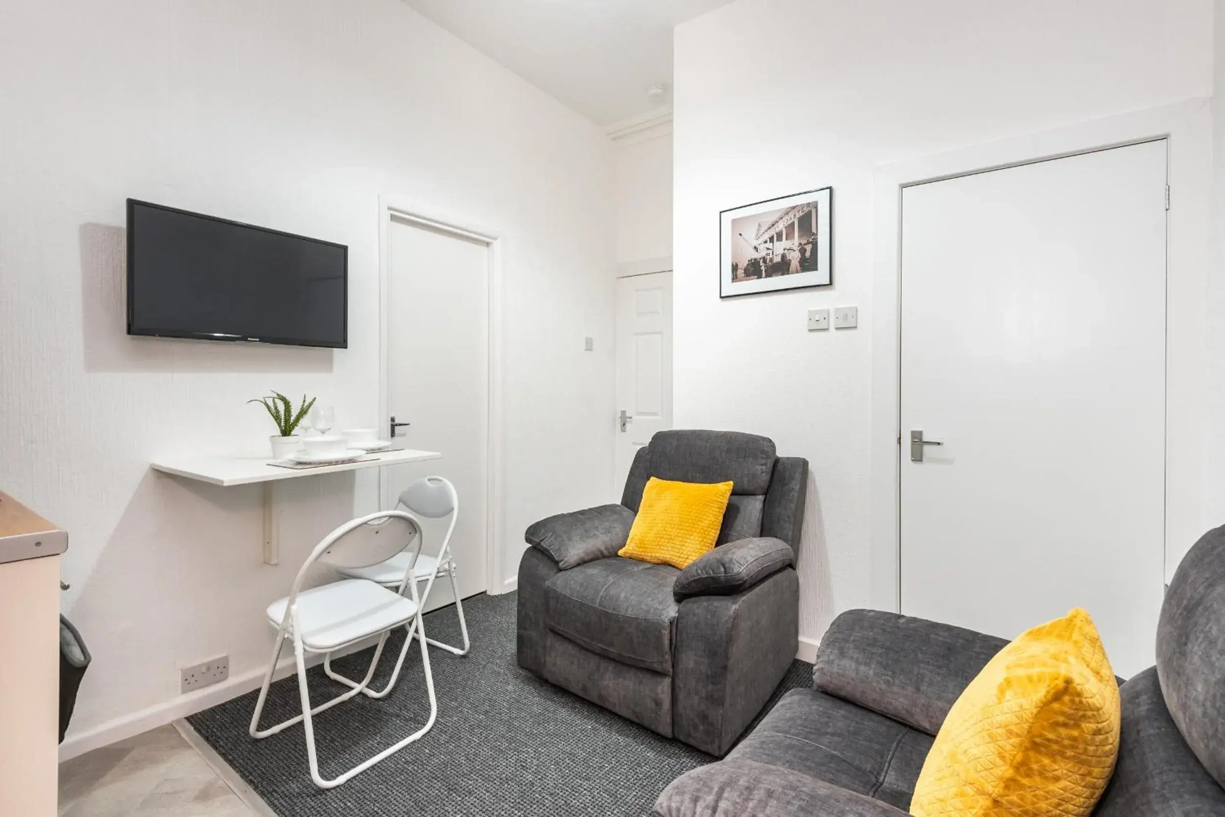 Living room, Seating Area in Velvet Coaster Apartments