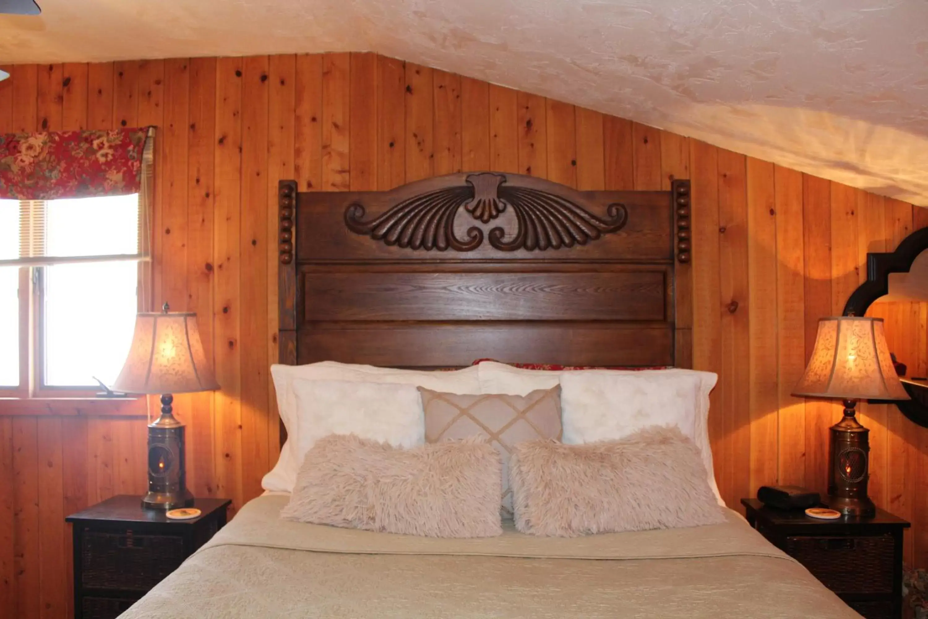 Bedroom, Bed in The Inn at White Oak