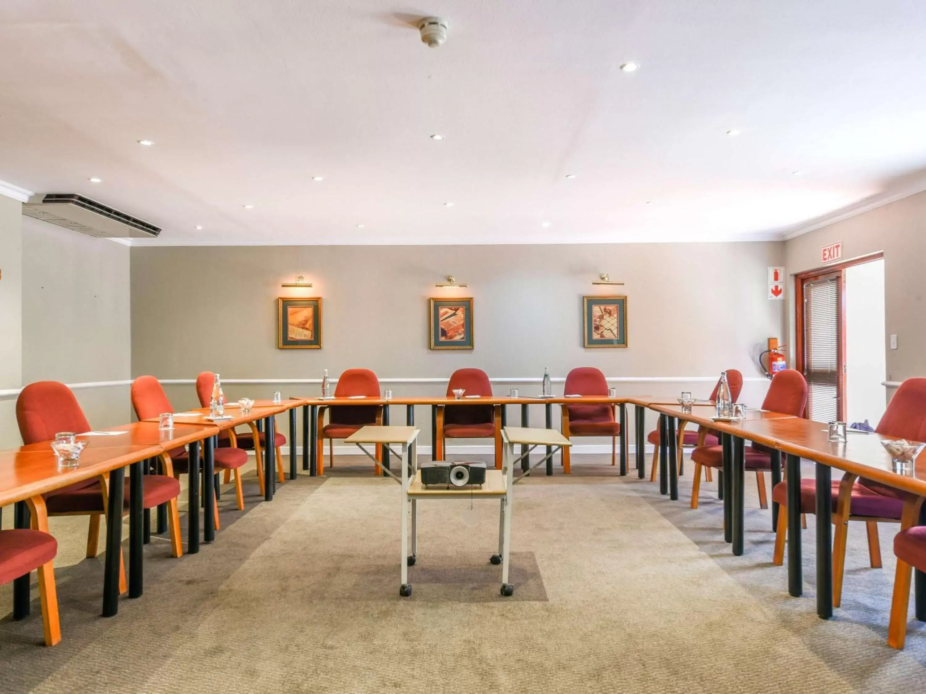 Meeting/conference room, Restaurant/Places to Eat in Mercure Hotel Bedfordview