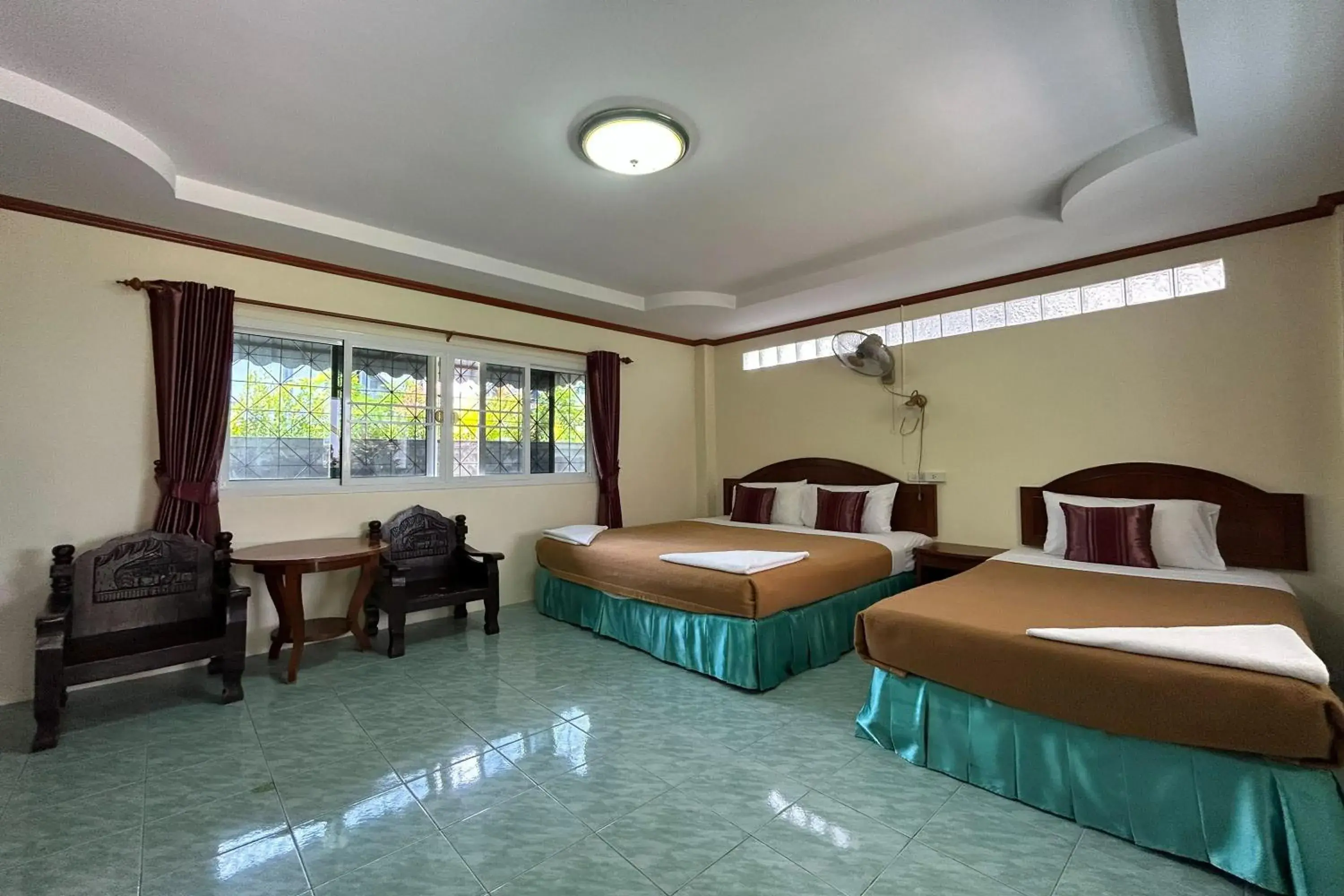 Bed in Me Mee Place & Tour Krabi