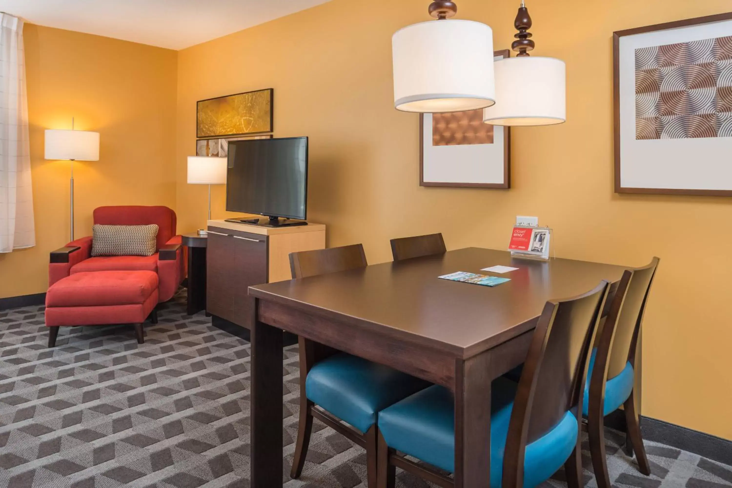 Living room in TownePlace Suites by Marriott New Hartford