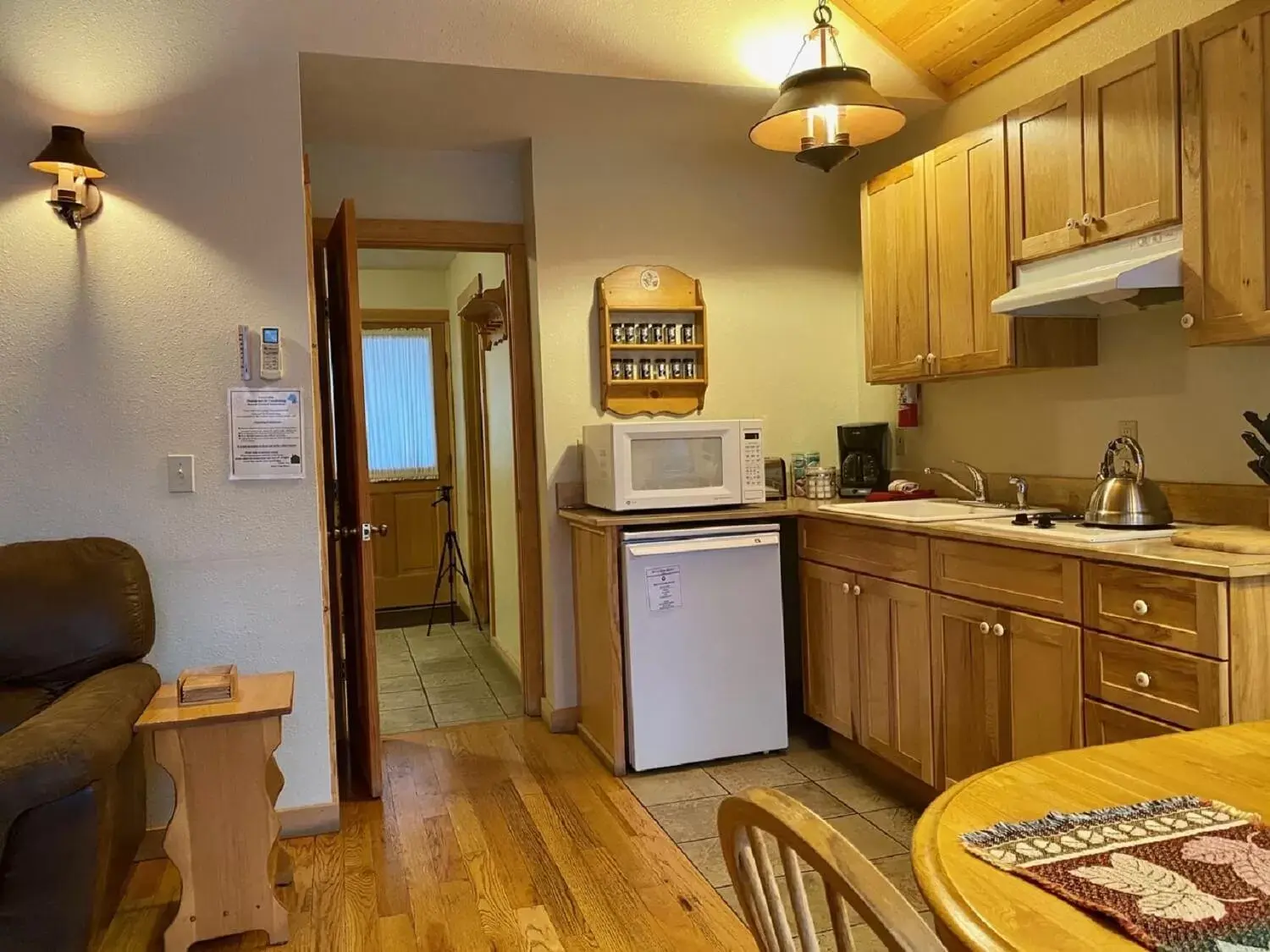 Kitchen or kitchenette in River's Edge Resort