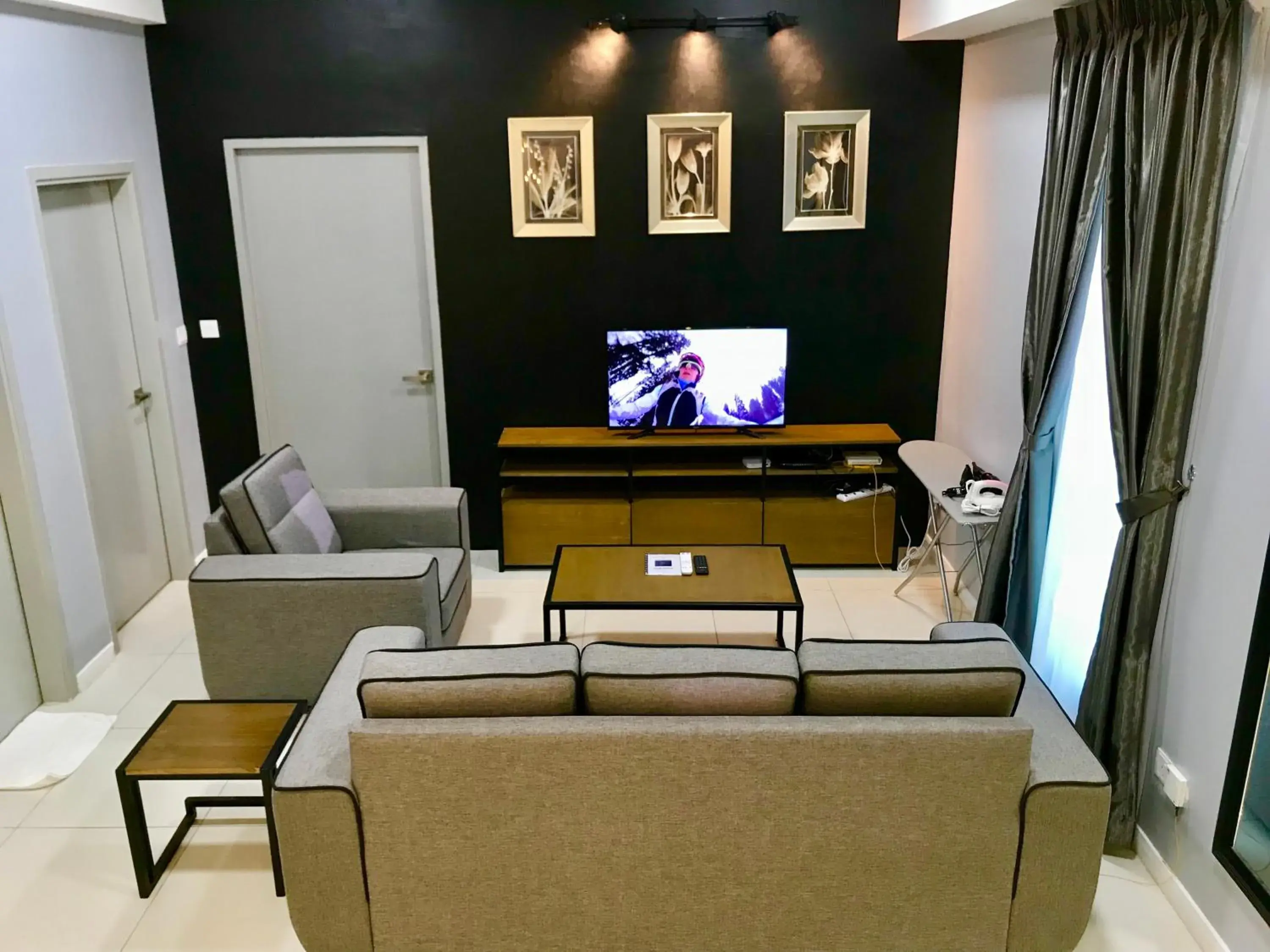 TV and multimedia, Seating Area in Sunset Seaview Vacation Condos @ Infinity Avenue