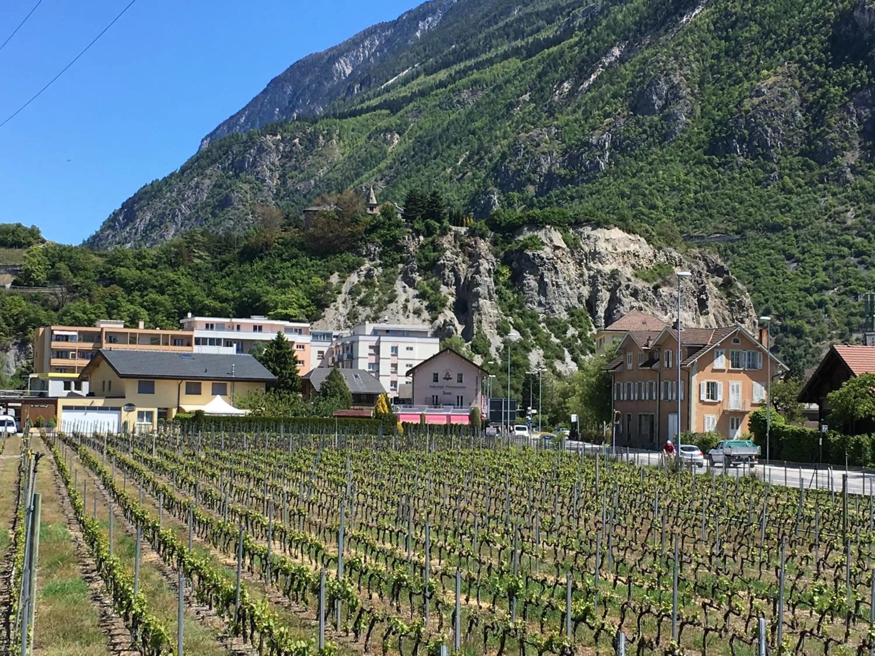 Property building, Neighborhood in La Promenade
