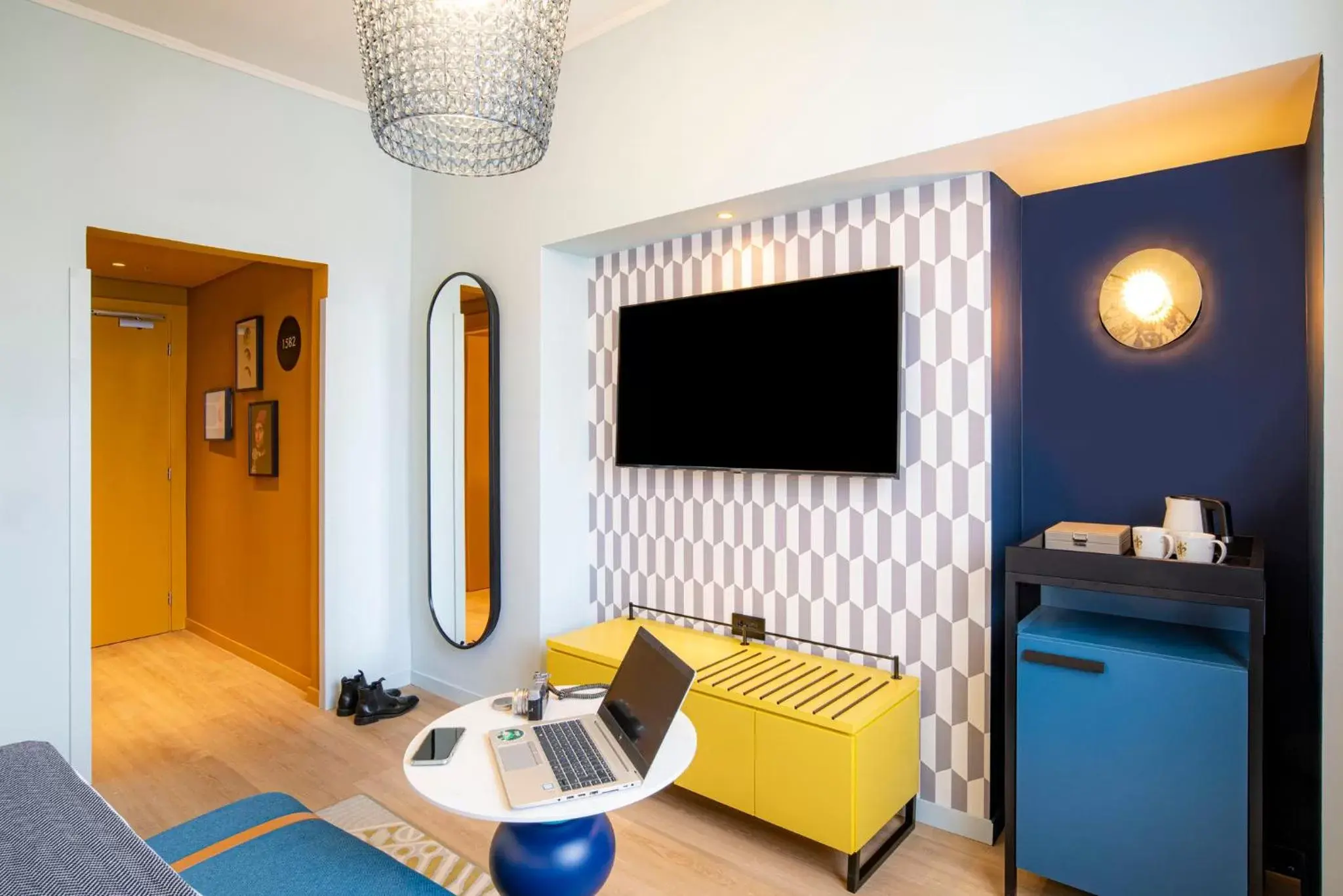 Photo of the whole room, TV/Entertainment Center in Hotel Indigo Florence, an IHG Hotel