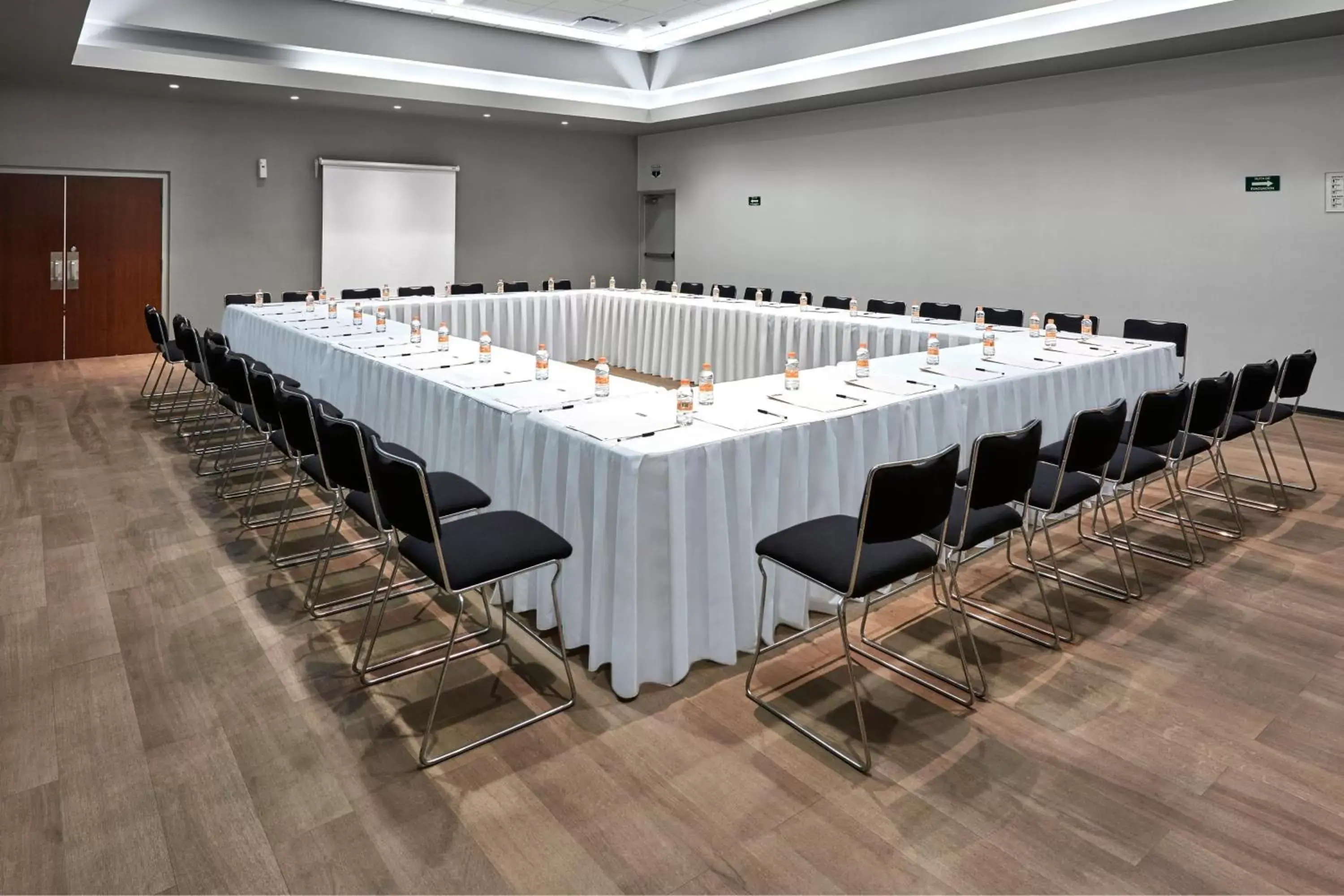 Meeting/conference room in City Express by Marriott La Paz