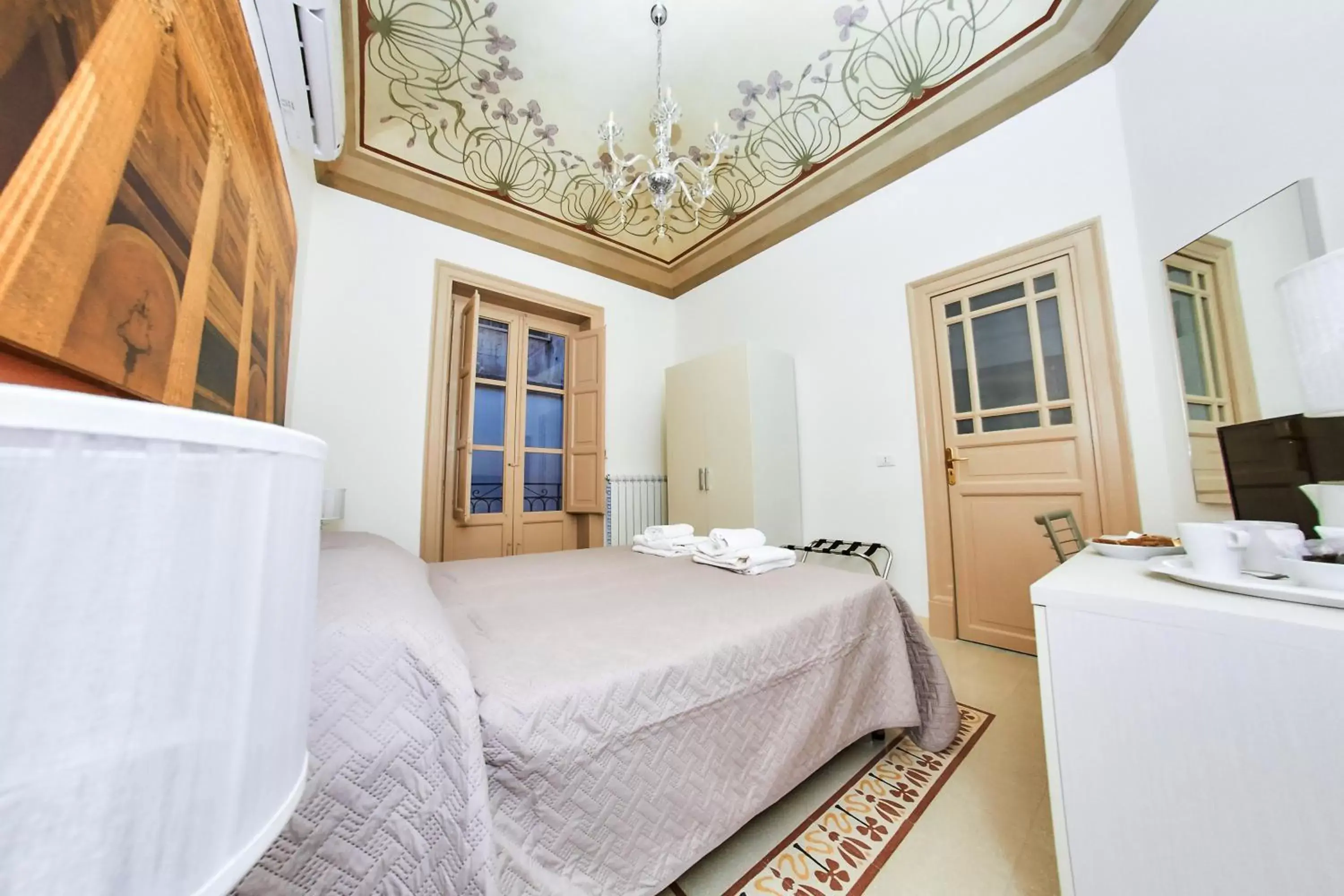 Photo of the whole room, Bed in Palermo Blu - Monacò rooms