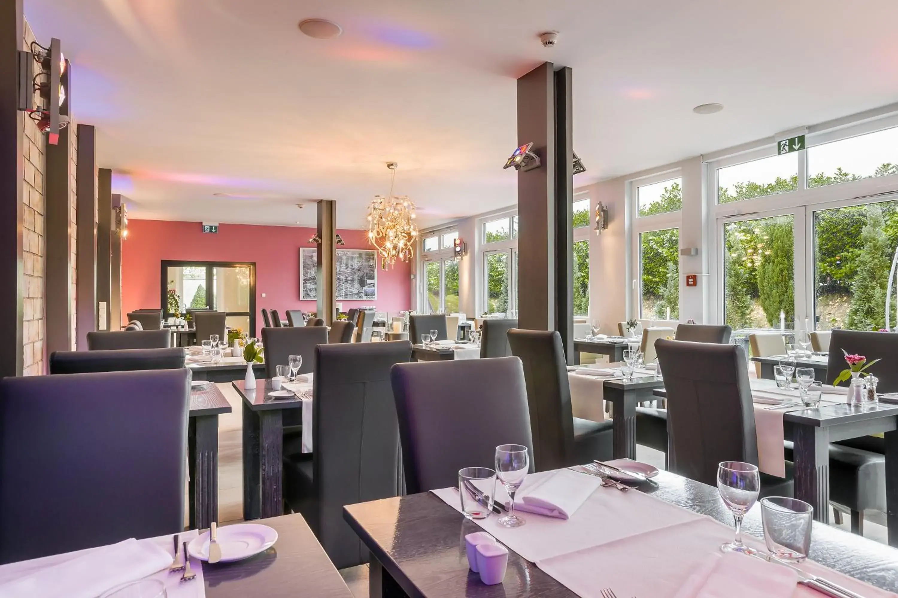 Restaurant/Places to Eat in Select Hotel Oberhausen