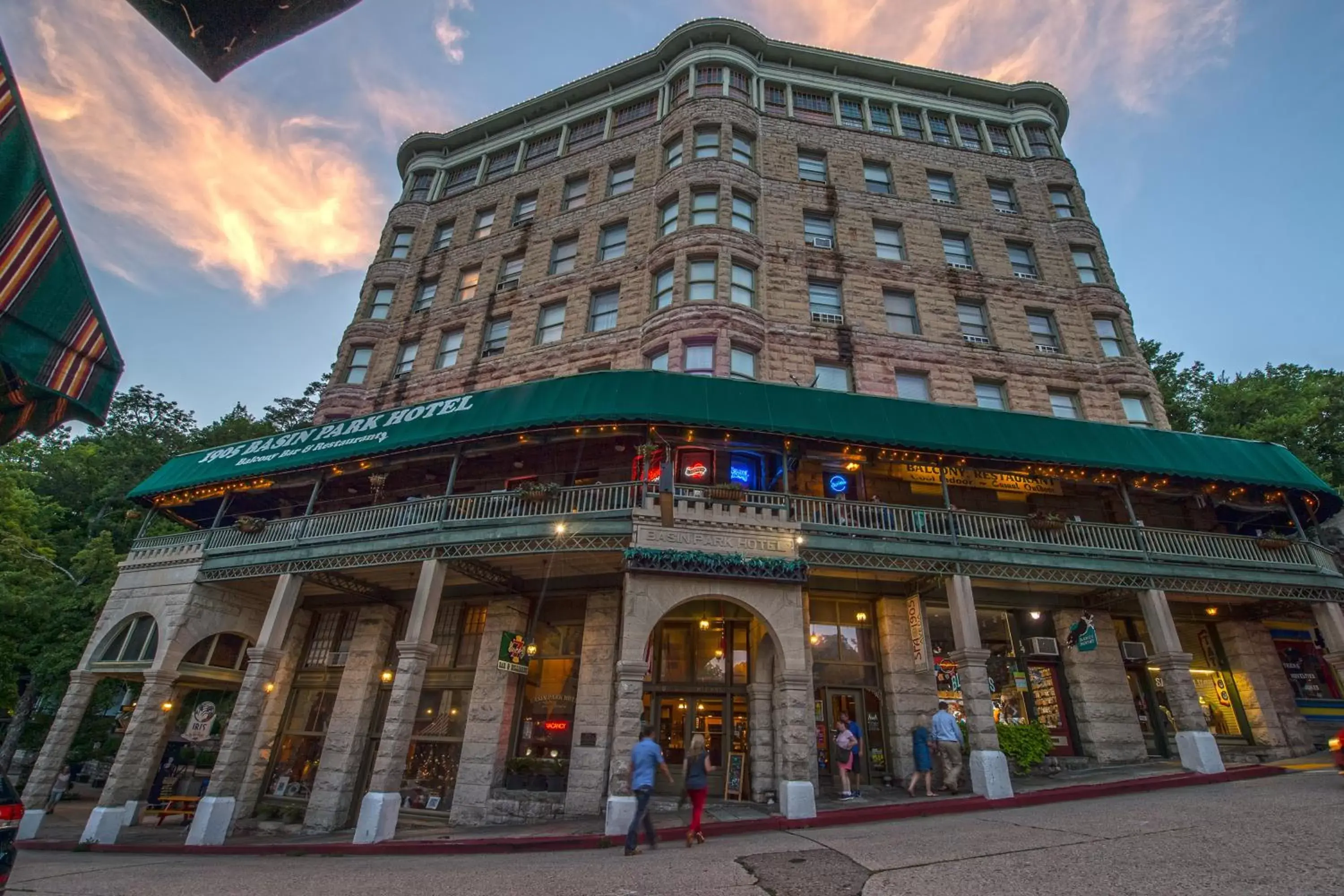 Property Building in 1905 Basin Park Hotel