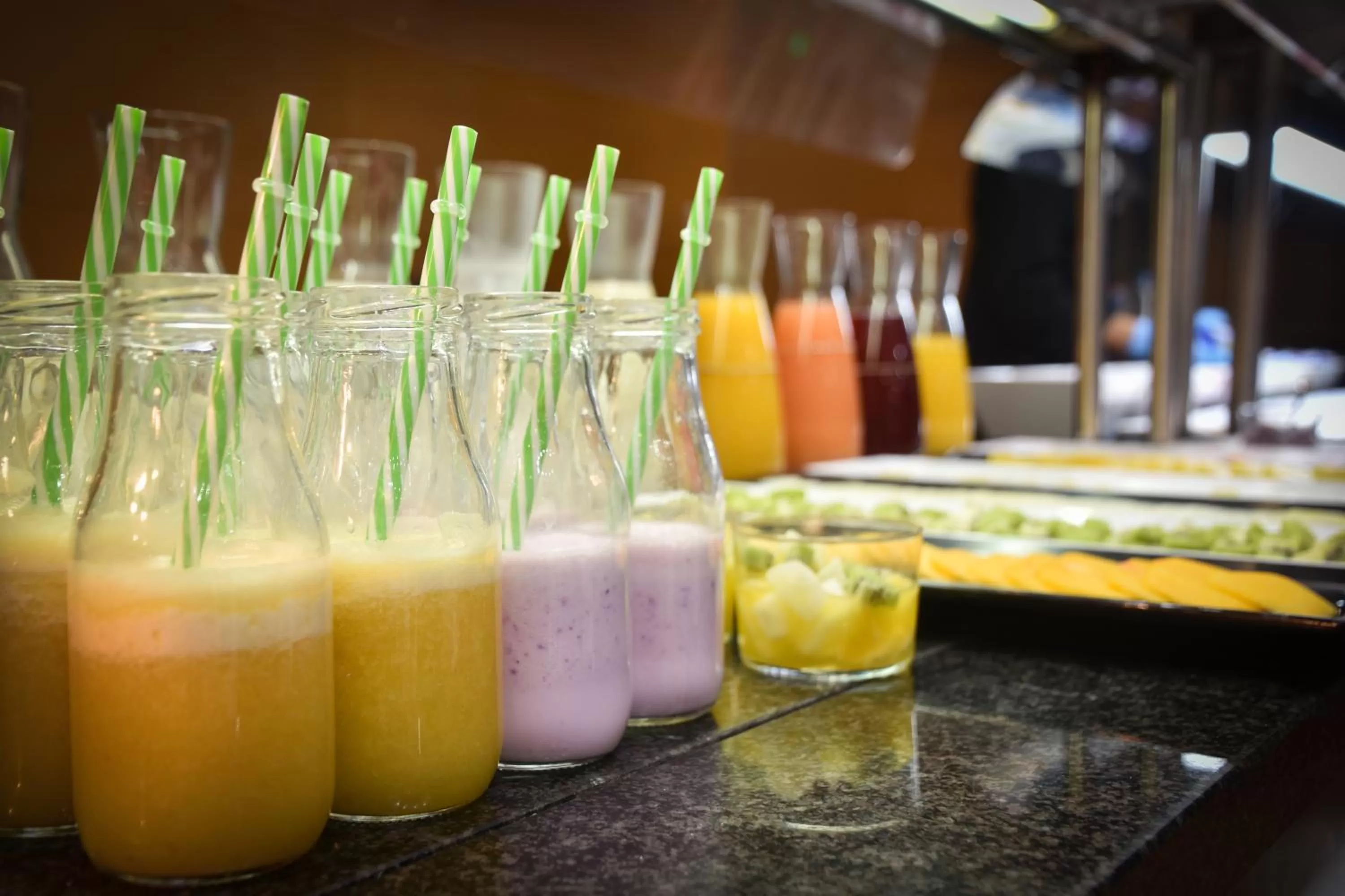 Buffet breakfast in Senator Parque Central