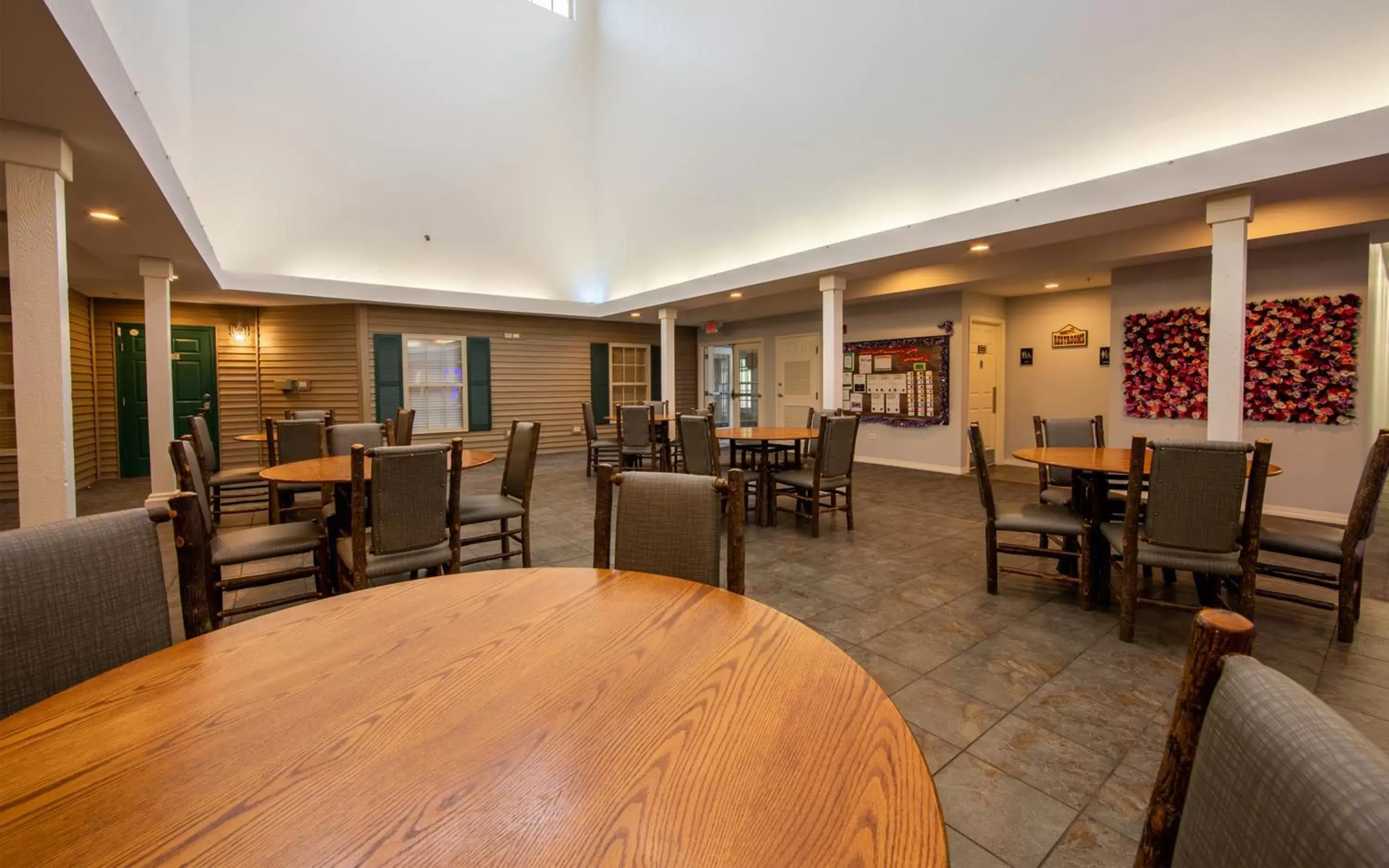 Restaurant/Places to Eat in Holiday Inn Club Vacations Fox River Resort at Sheridan