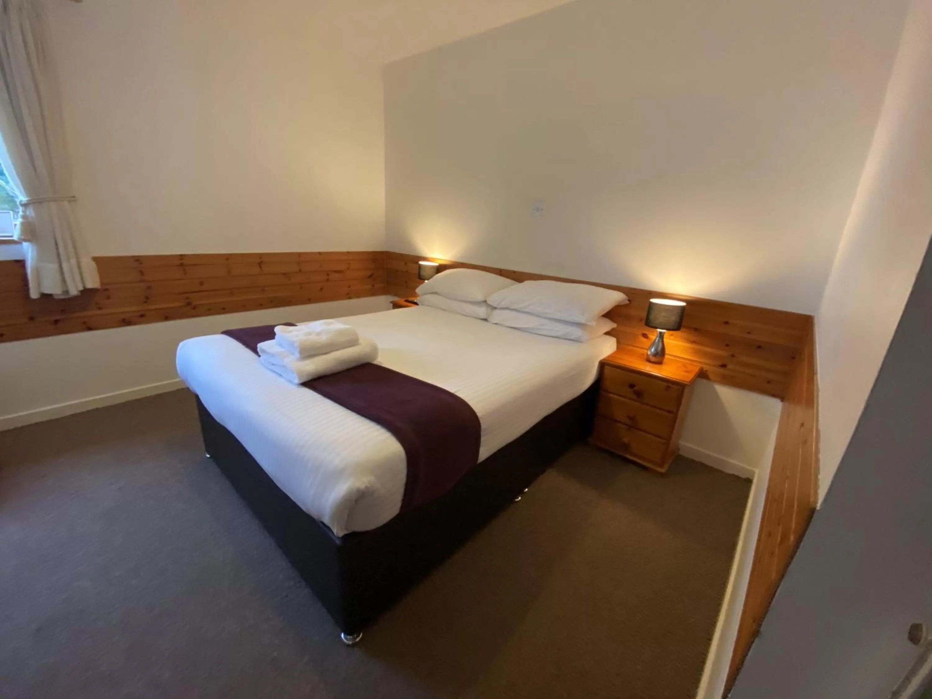 Bed in Smithton Hotel