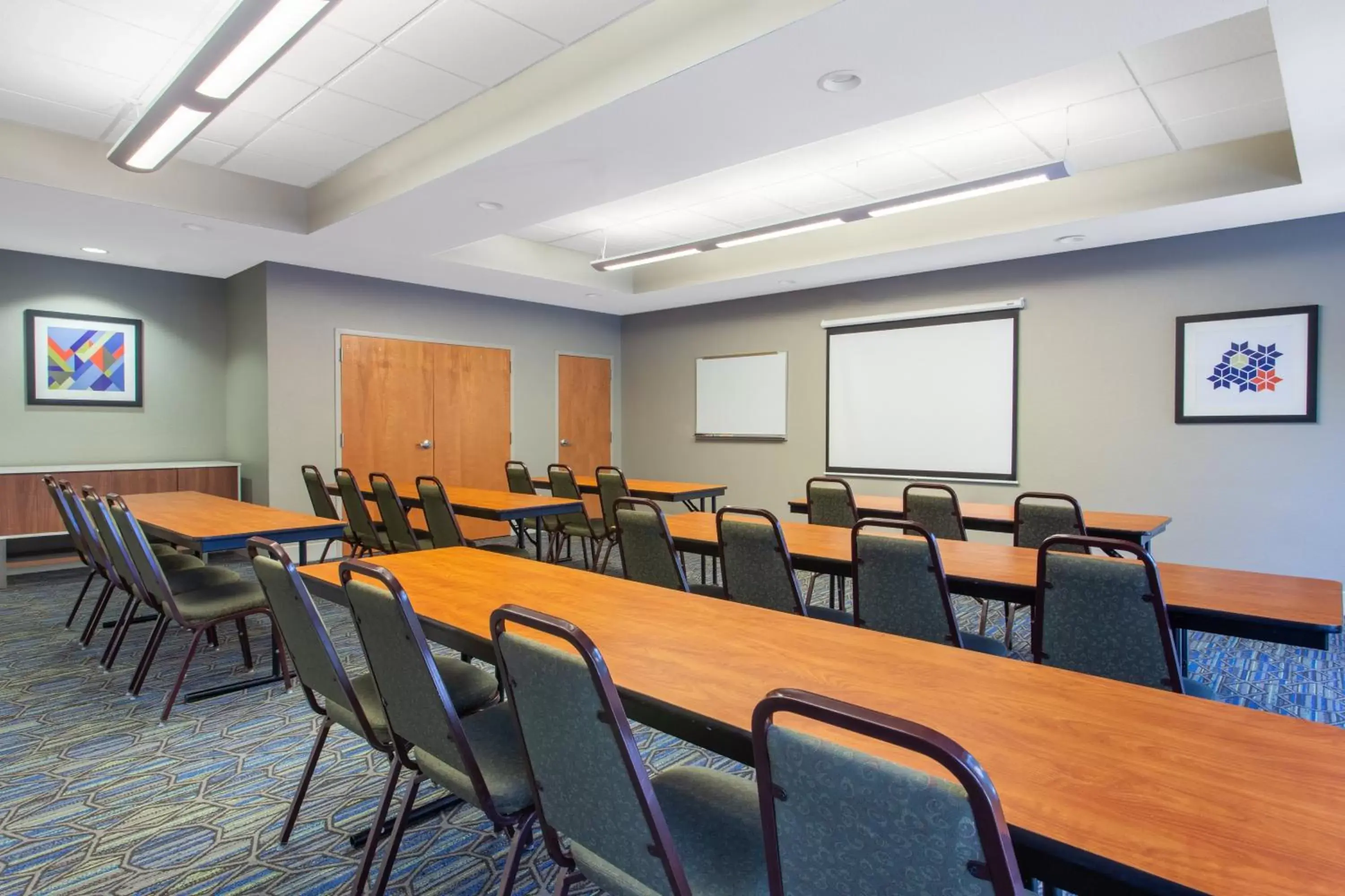 Meeting/conference room in Holiday Inn Express Silver Springs - Ocala, an IHG Hotel