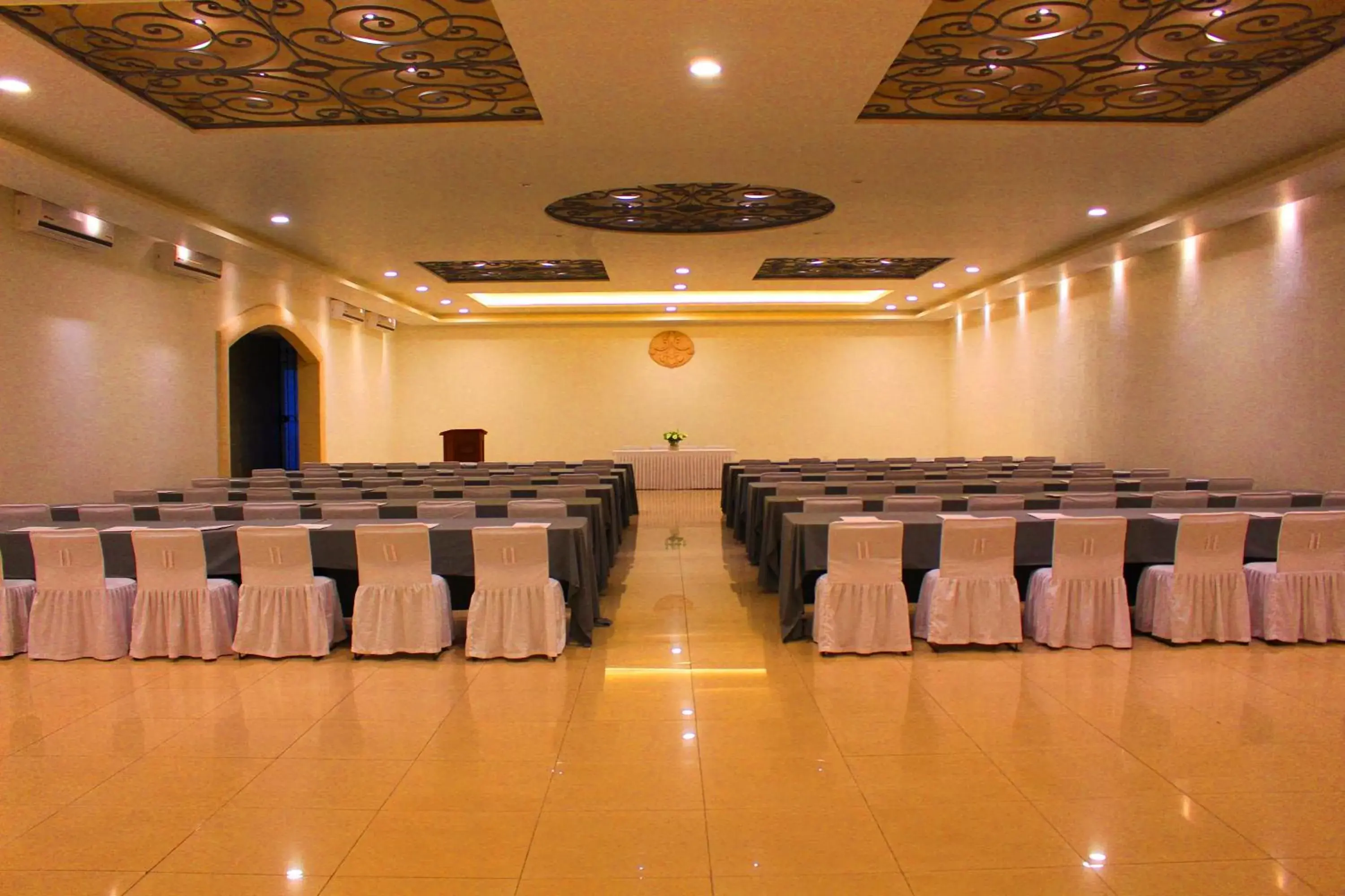 Meeting/conference room, Banquet Facilities in Meson del Valle