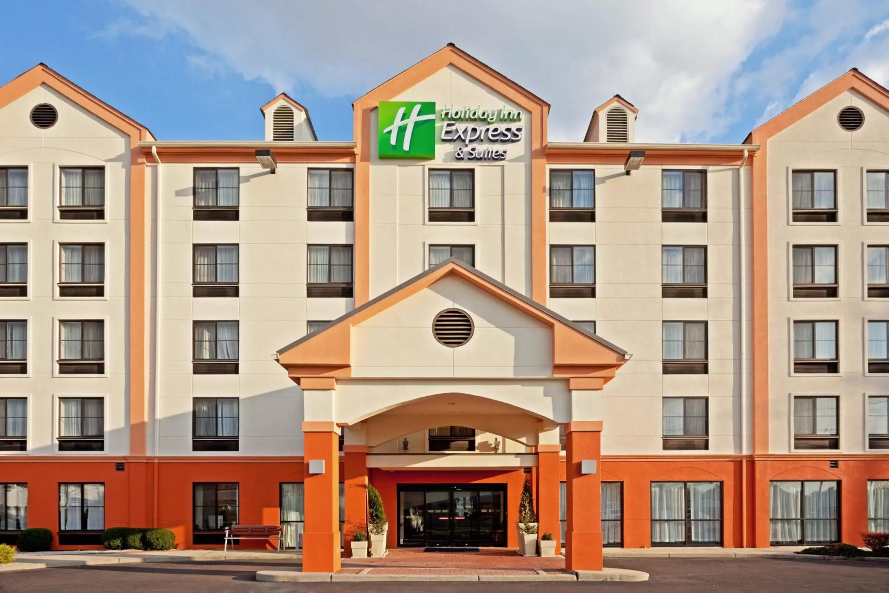 Property building in Holiday Inn Express Hotel & Suites Meadowlands Area, an IHG Hotel