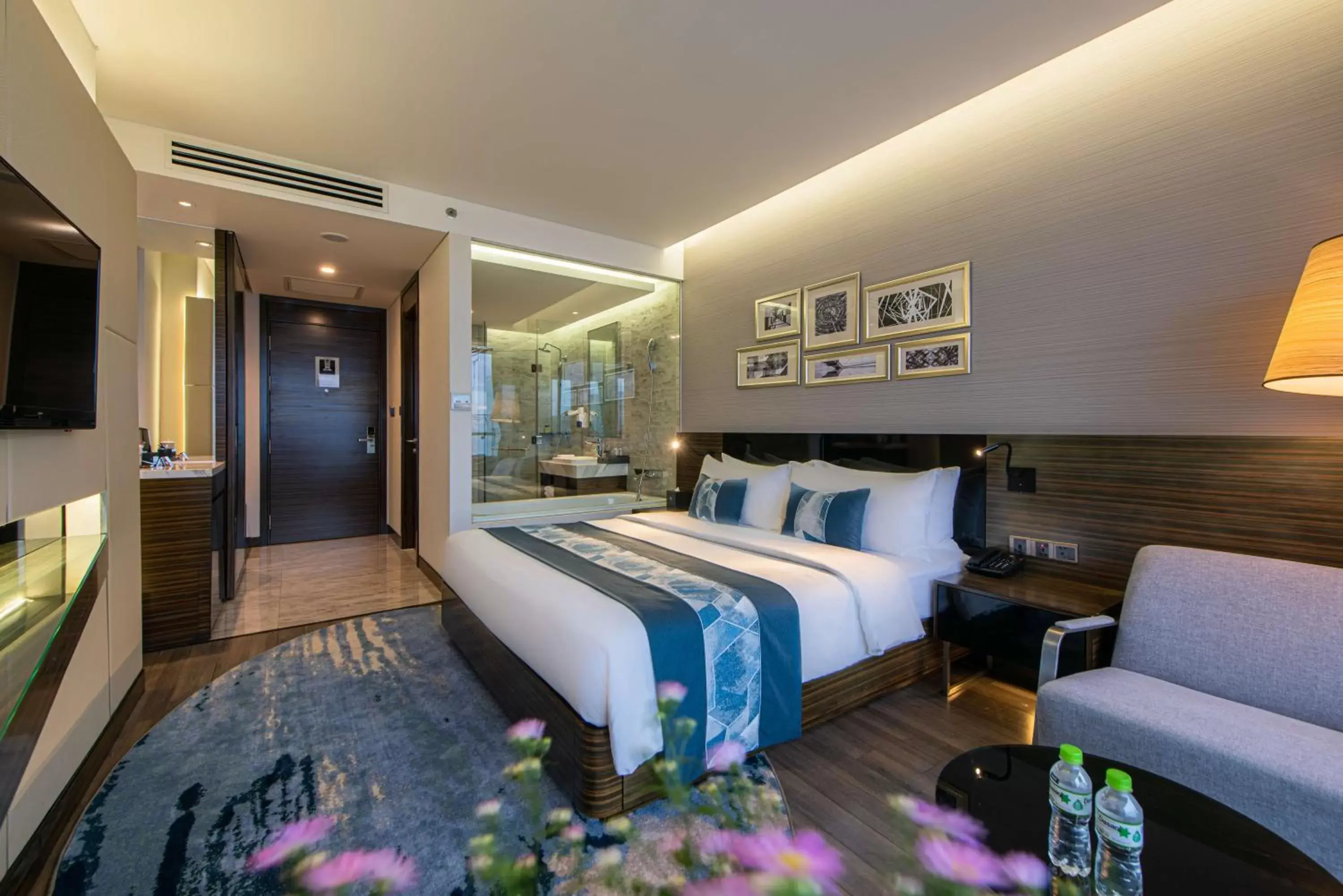 Bedroom, Bed in Queen Ann Nha Trang Hotel
