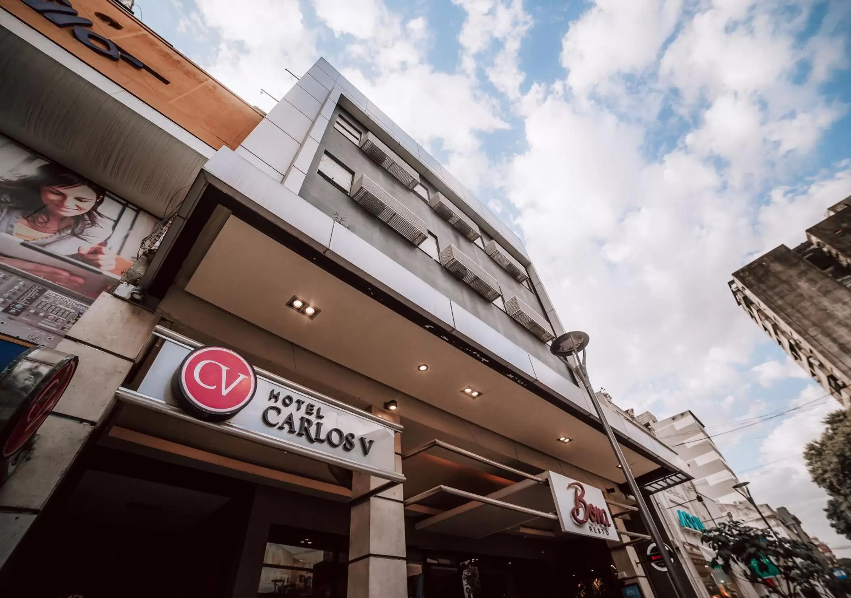 Facade/entrance, Property Building in Hotel Carlos V