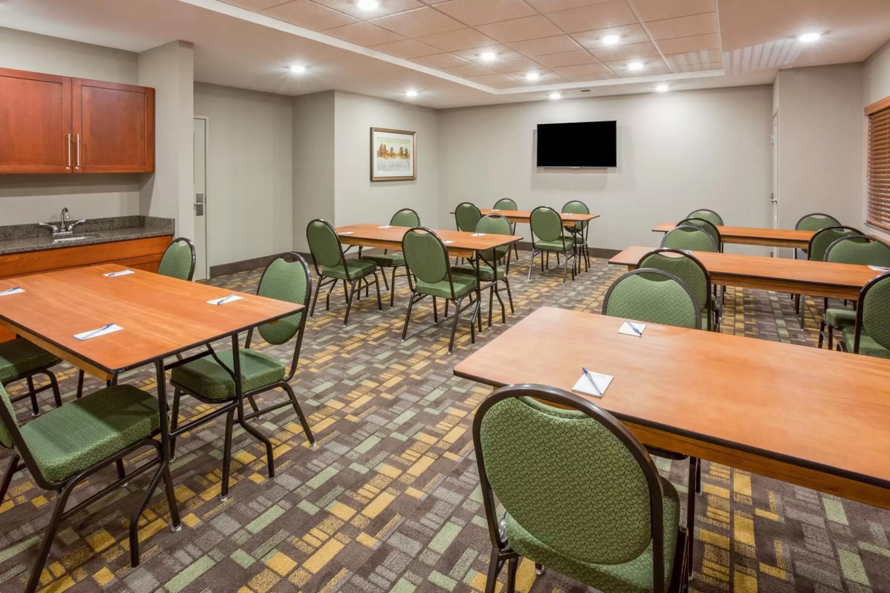 Meeting/conference room in AmericInn by Wyndham Sibley
