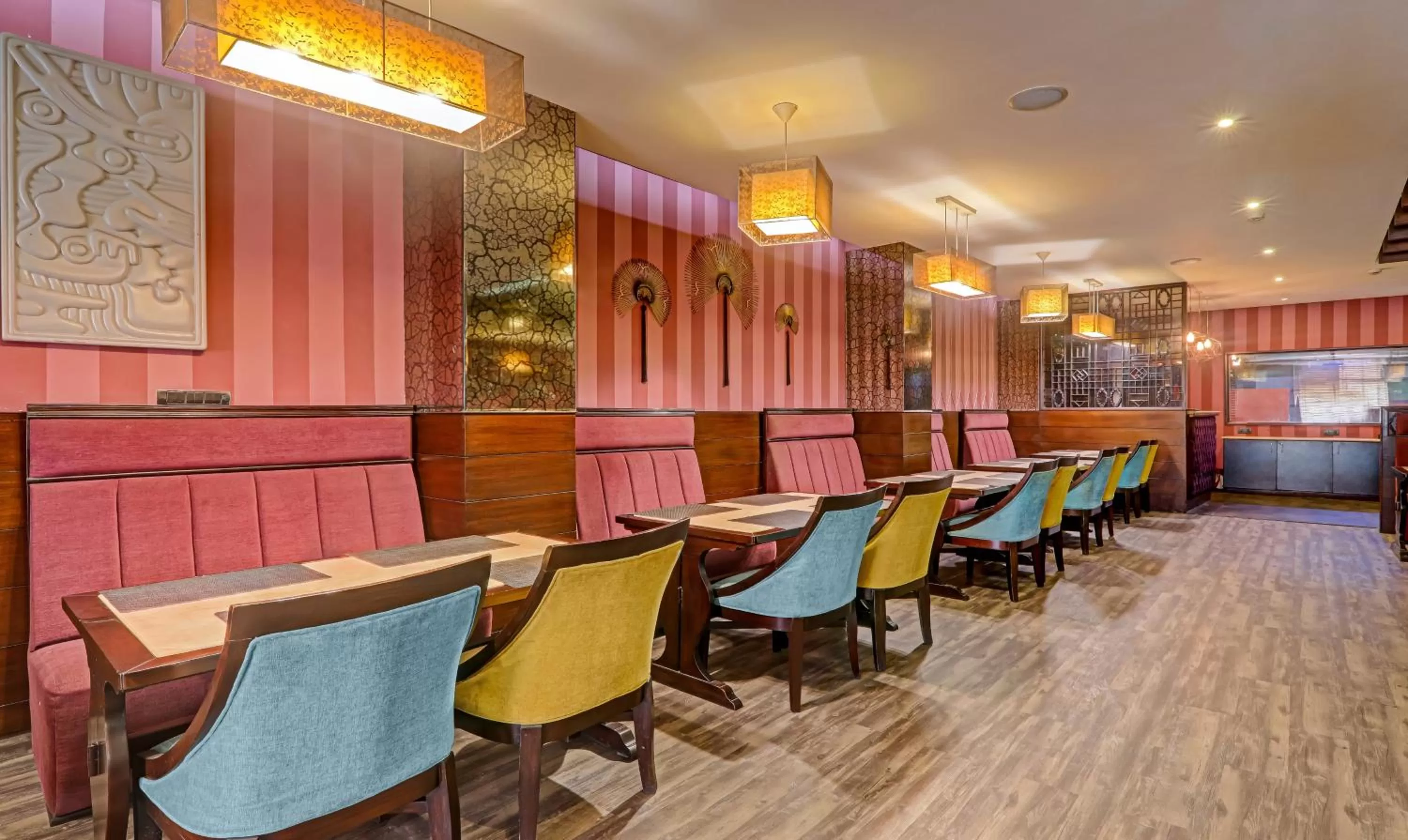 Restaurant/places to eat in Treebo Edesia