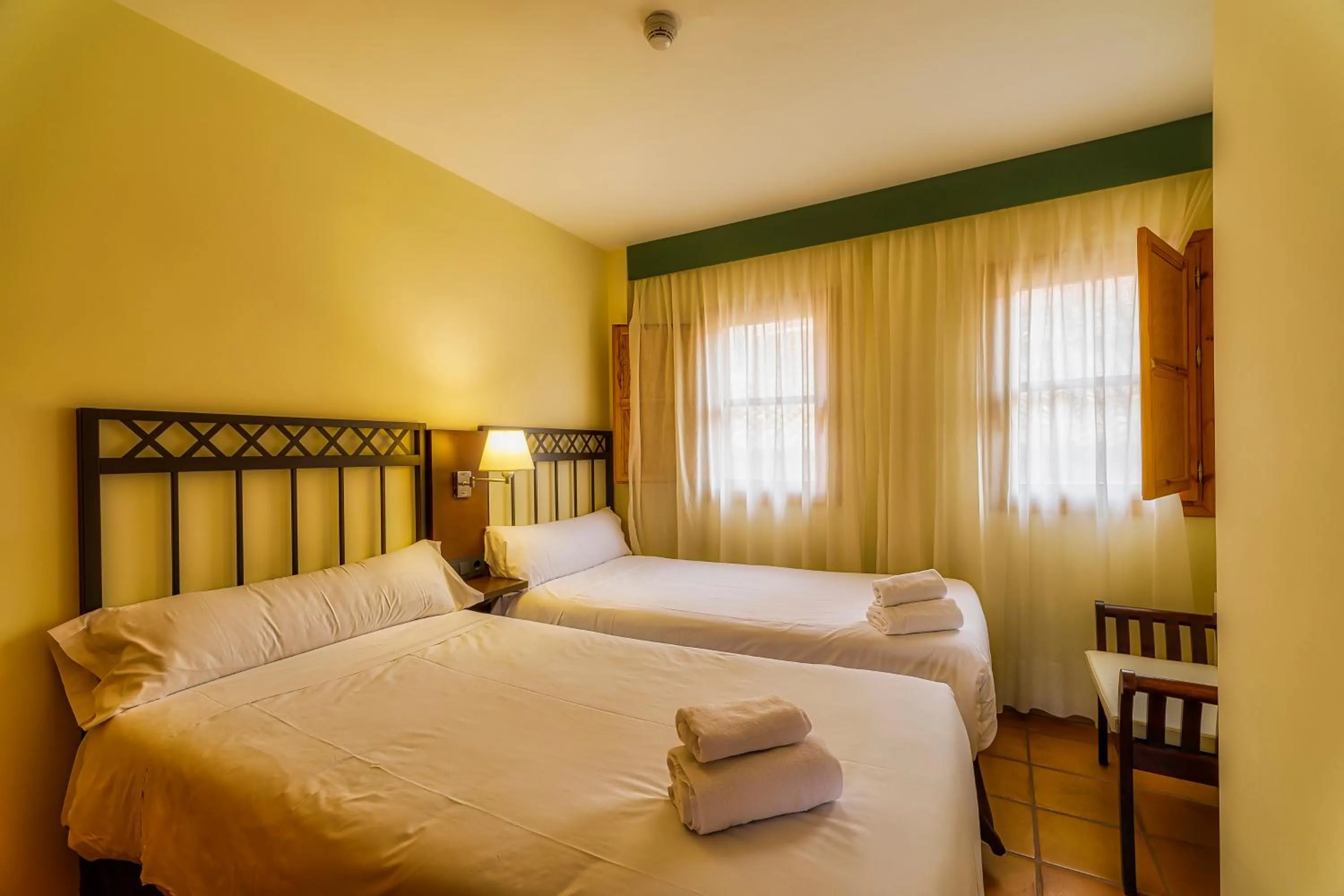 Photo of the whole room, Bed in Jardines de La Santa