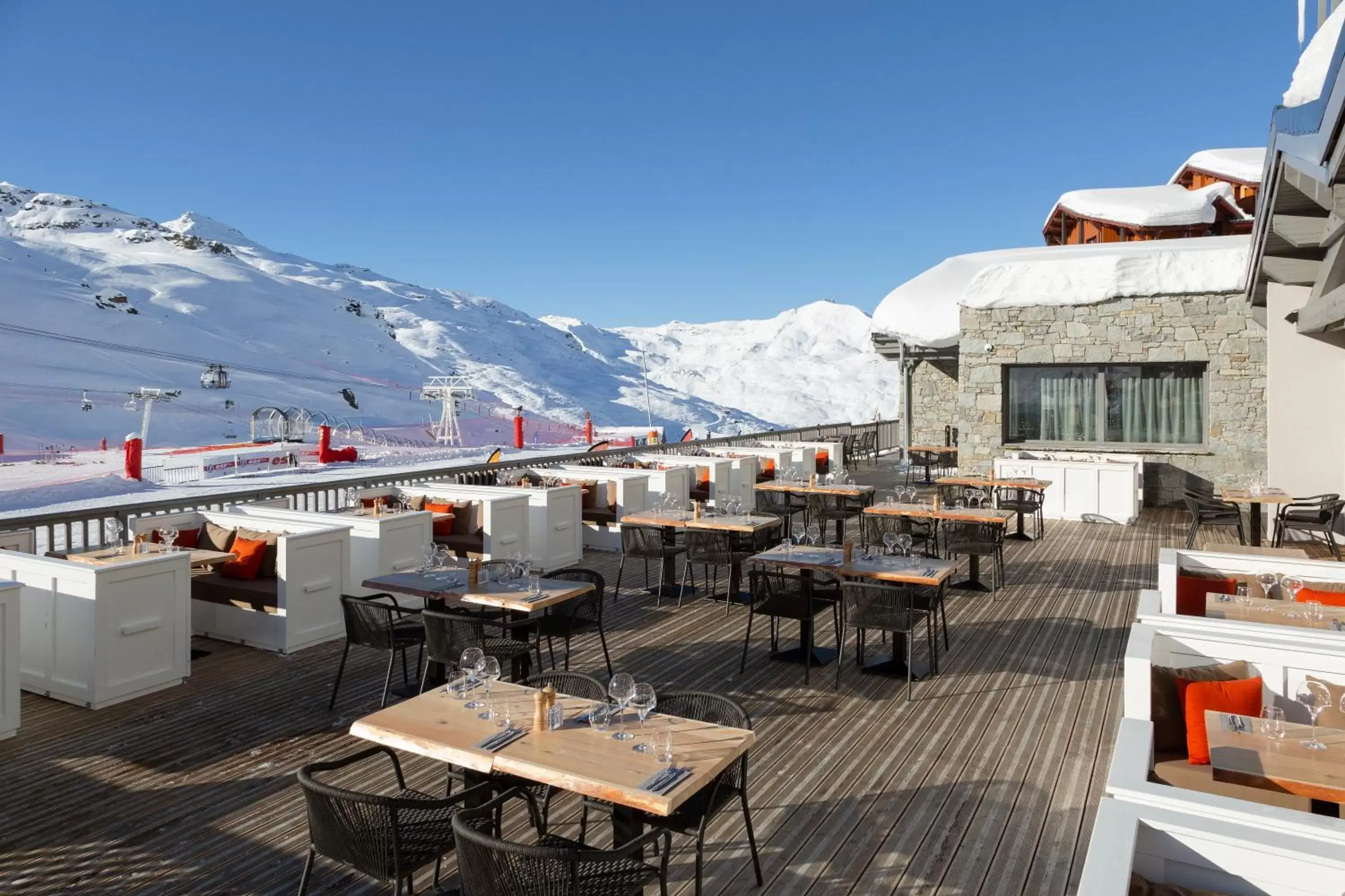 Patio, Mountain View in Hôtel Marielle