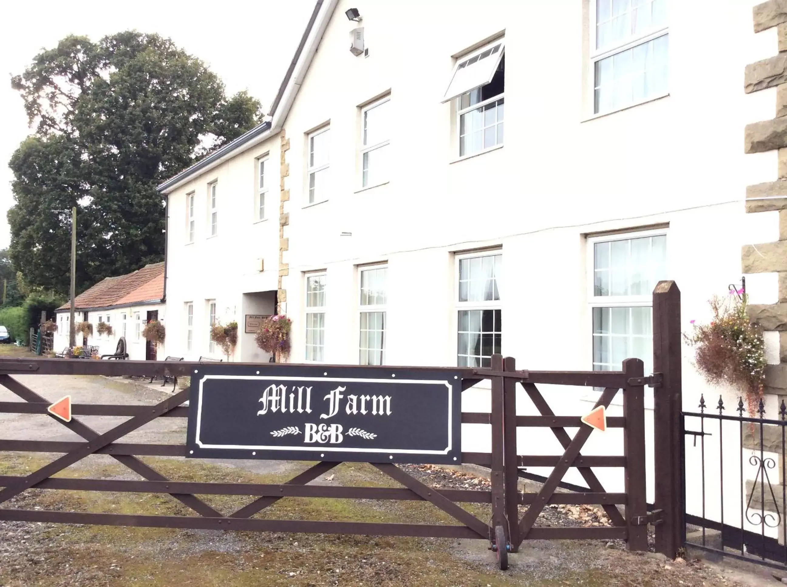 Property Building in Mill Farm B&B