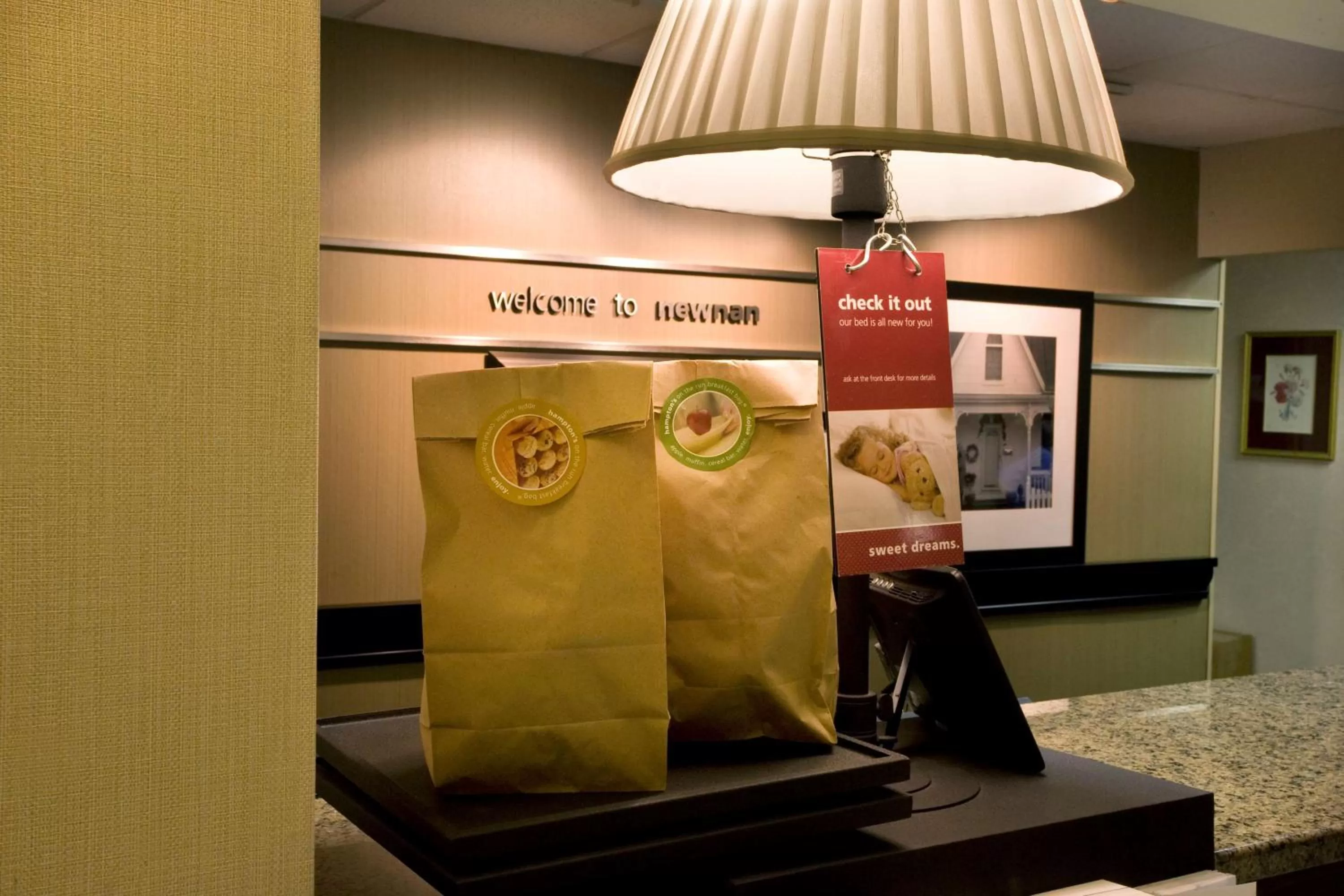 Dining area in Hampton Inn Atlanta-Newnan