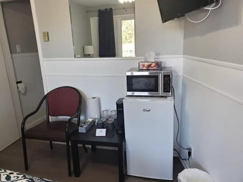 Bedroom, Kitchen/Kitchenette in Celadon Lodge