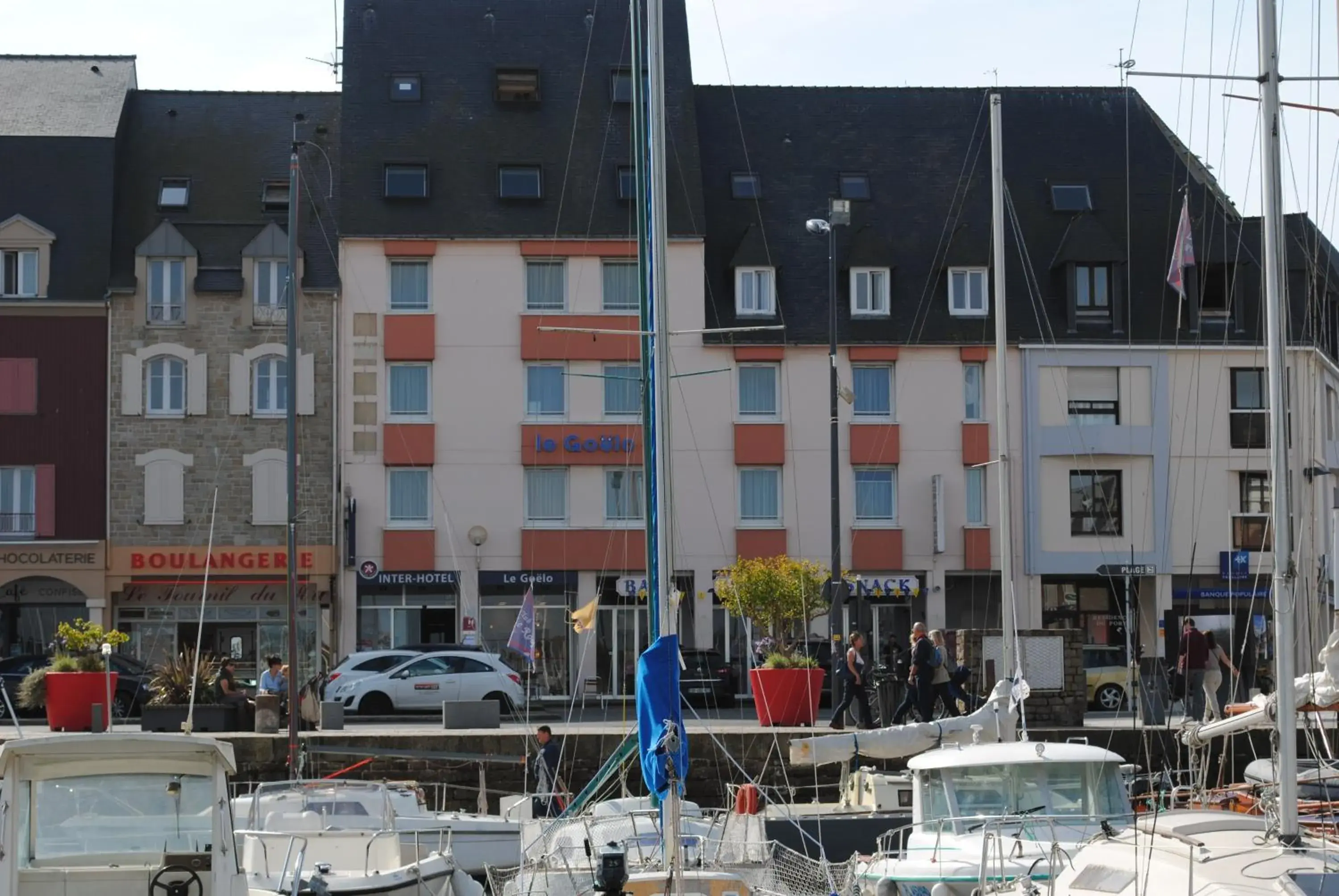 Property Building in Hotel Le Goelo - Port de Paimpol