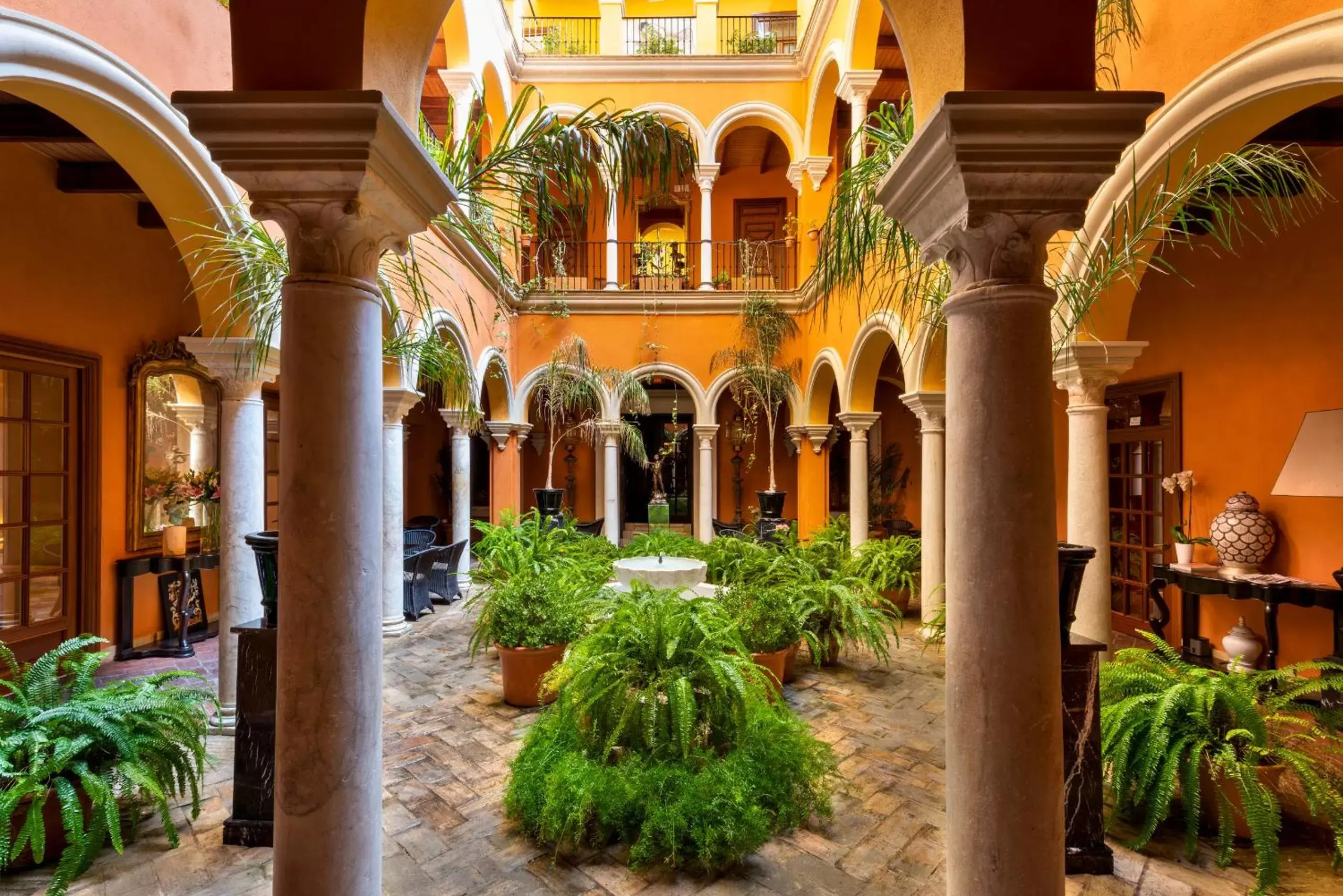 Patio in Hotel Casa Del Poeta