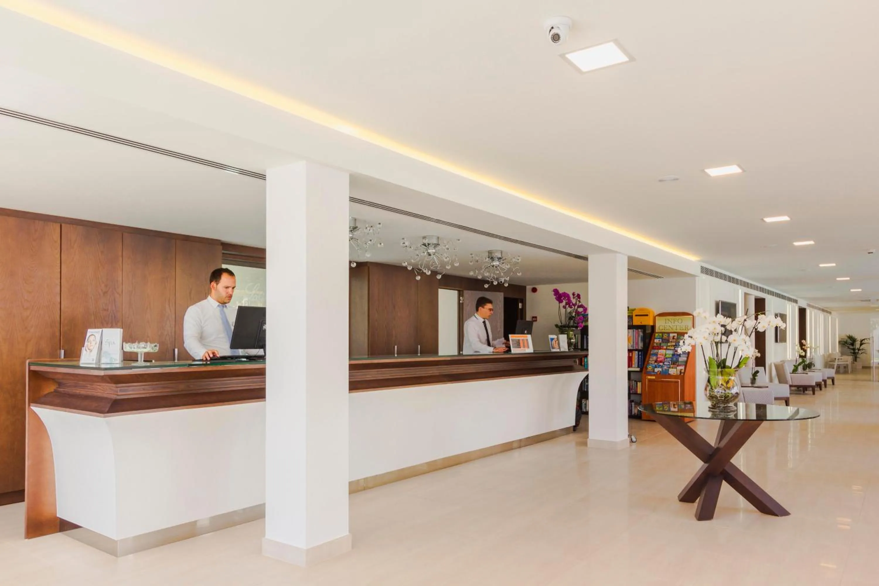 Lobby or reception in Hotel La Pergola Mallorca