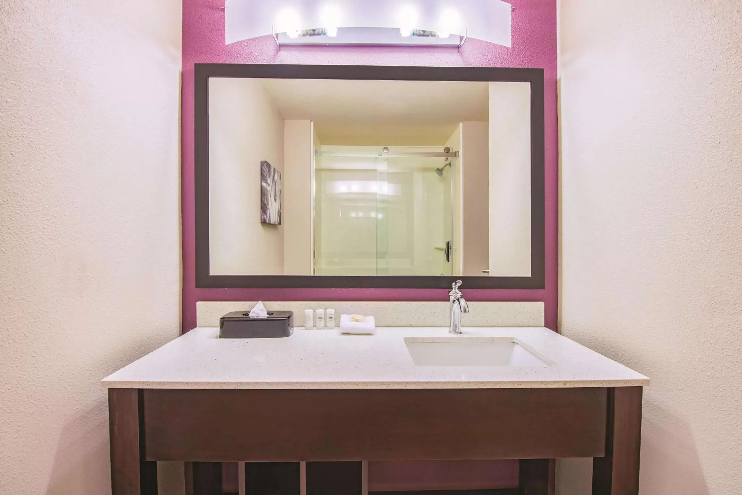 Photo of the whole room, Bathroom in La Quinta by Wyndham York