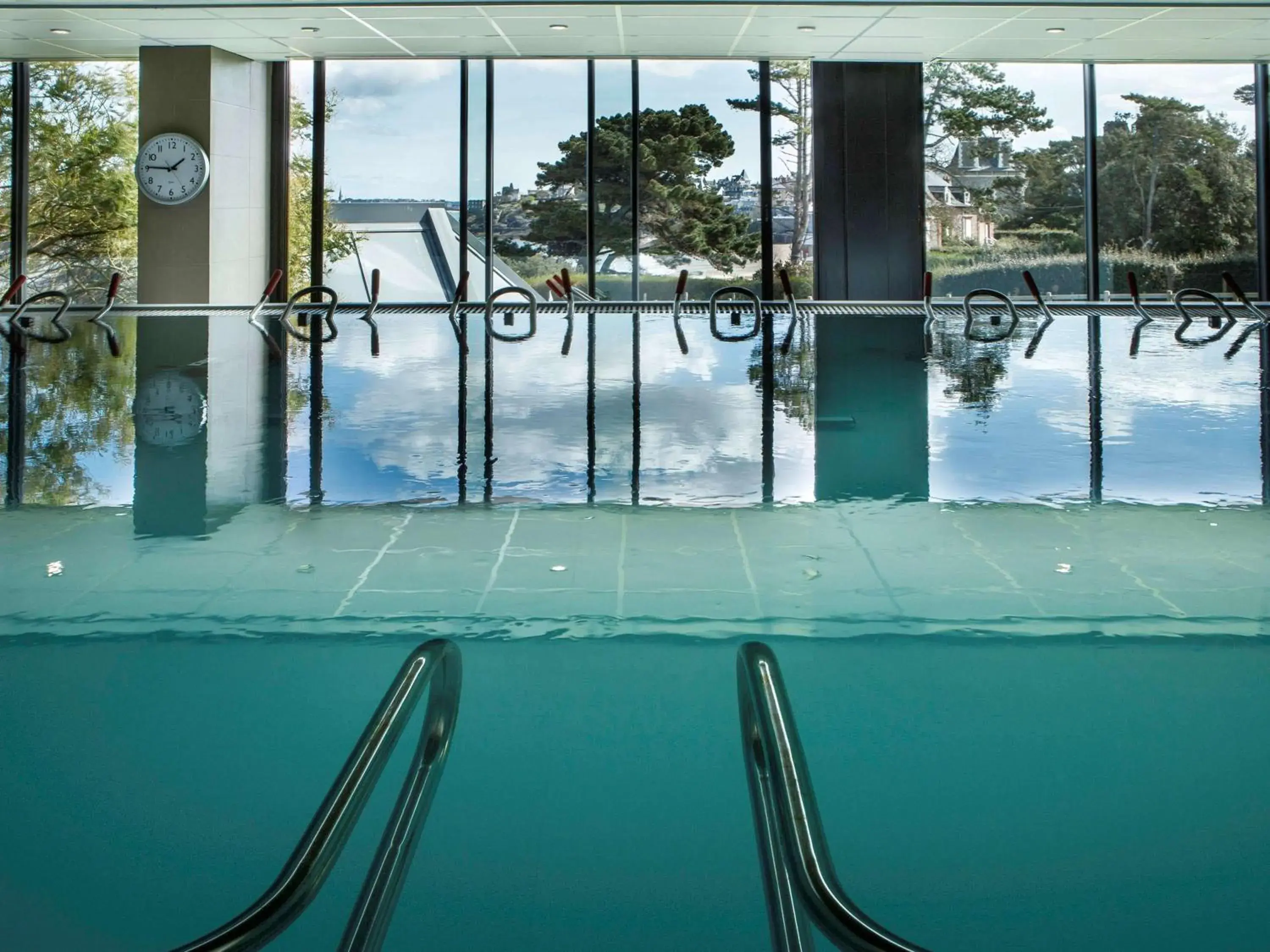 On site, Swimming Pool in Emeria Dinard Hotel Thalasso & Spa