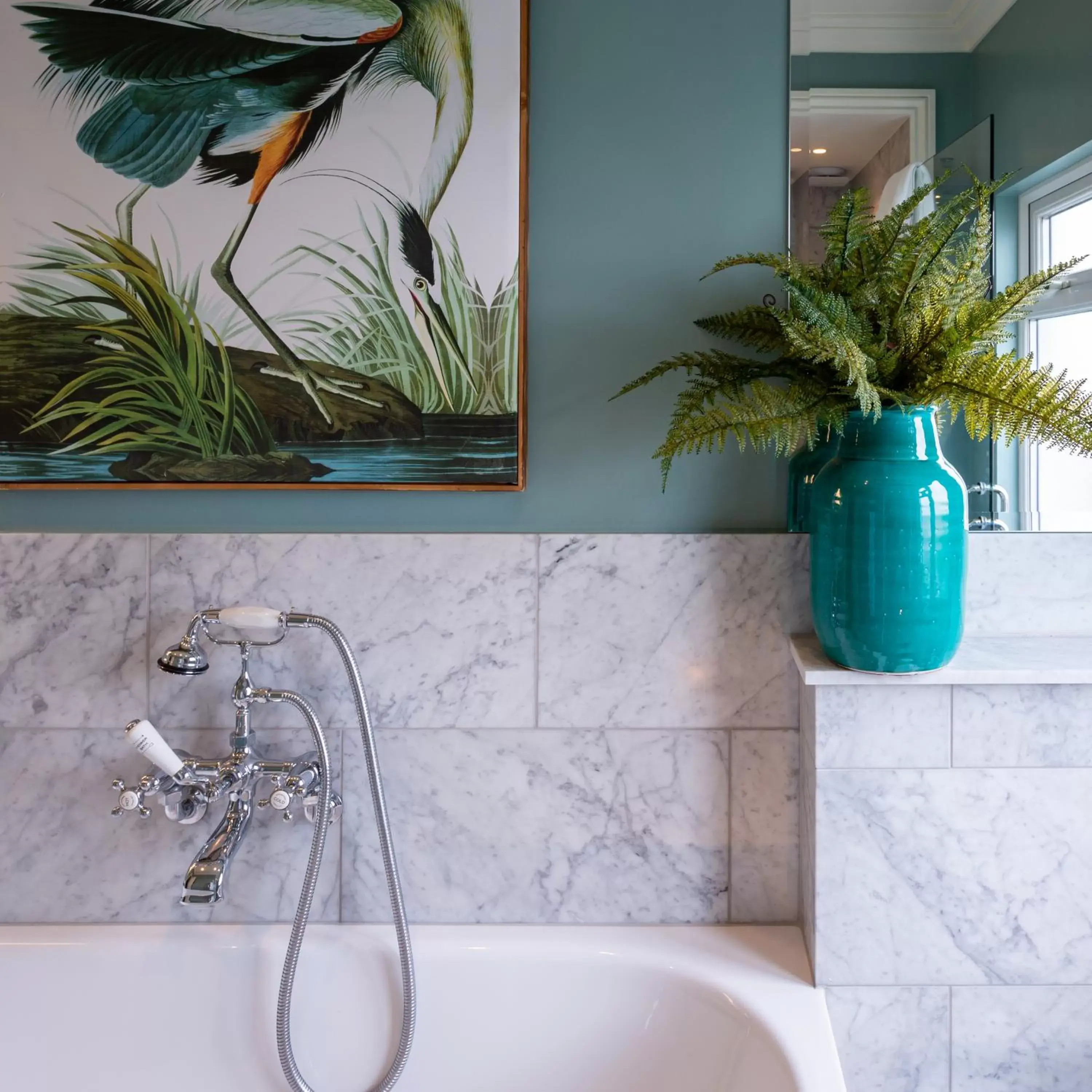 Bathroom in Roslin Beach Hotel