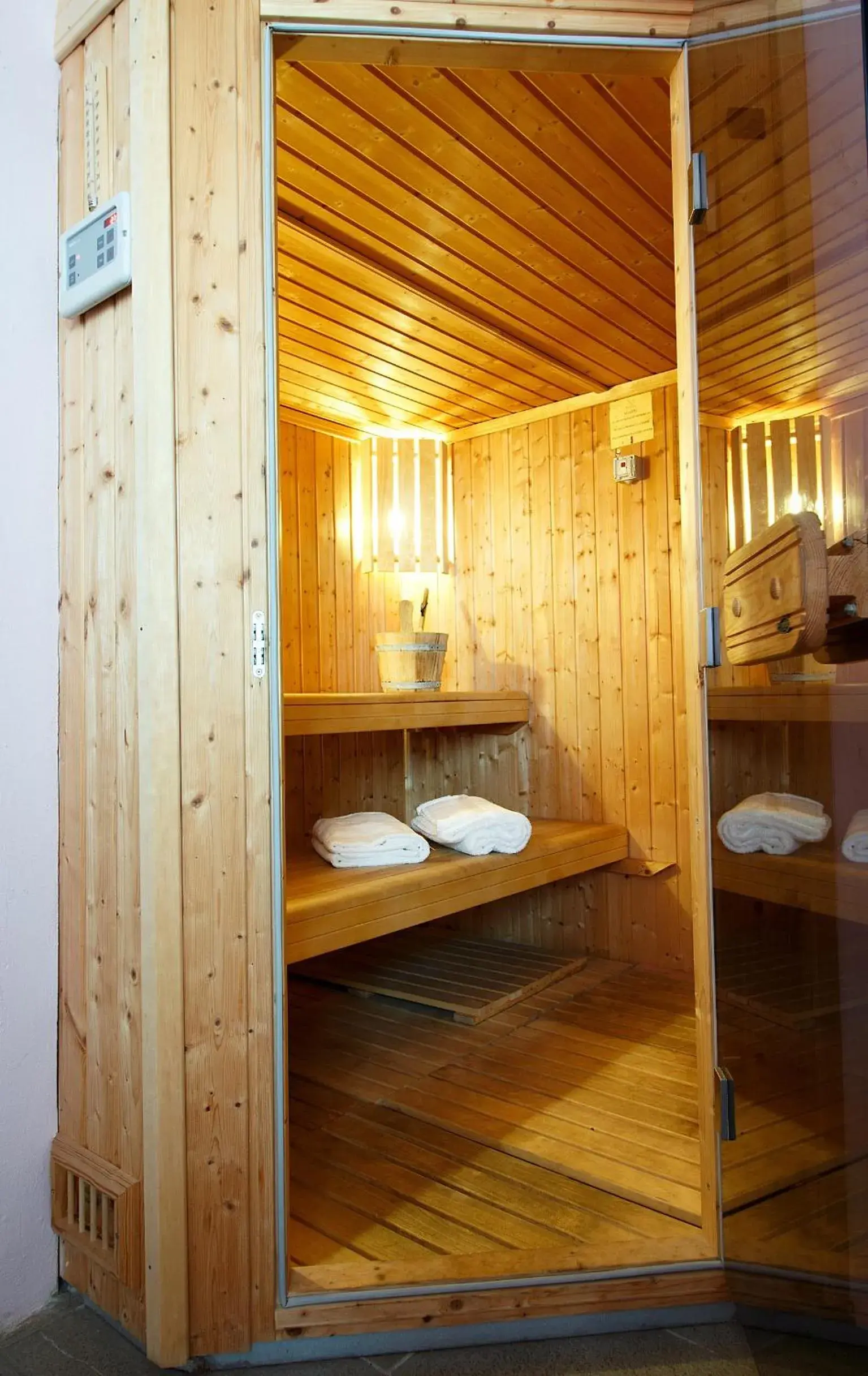 Sauna, Bathroom in Borgo Sant'ippolito Country Hotel