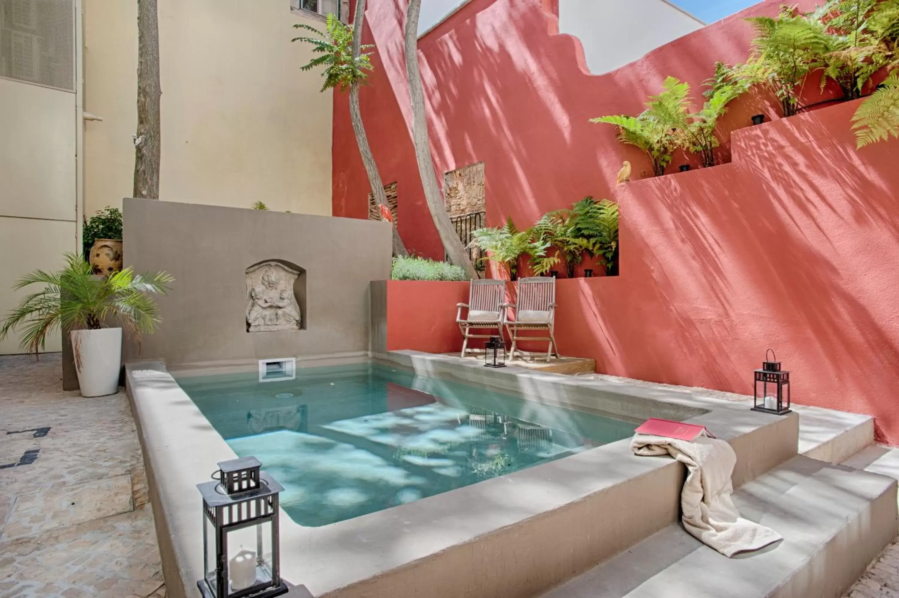 Swimming pool in Dear Lisbon - Charming House