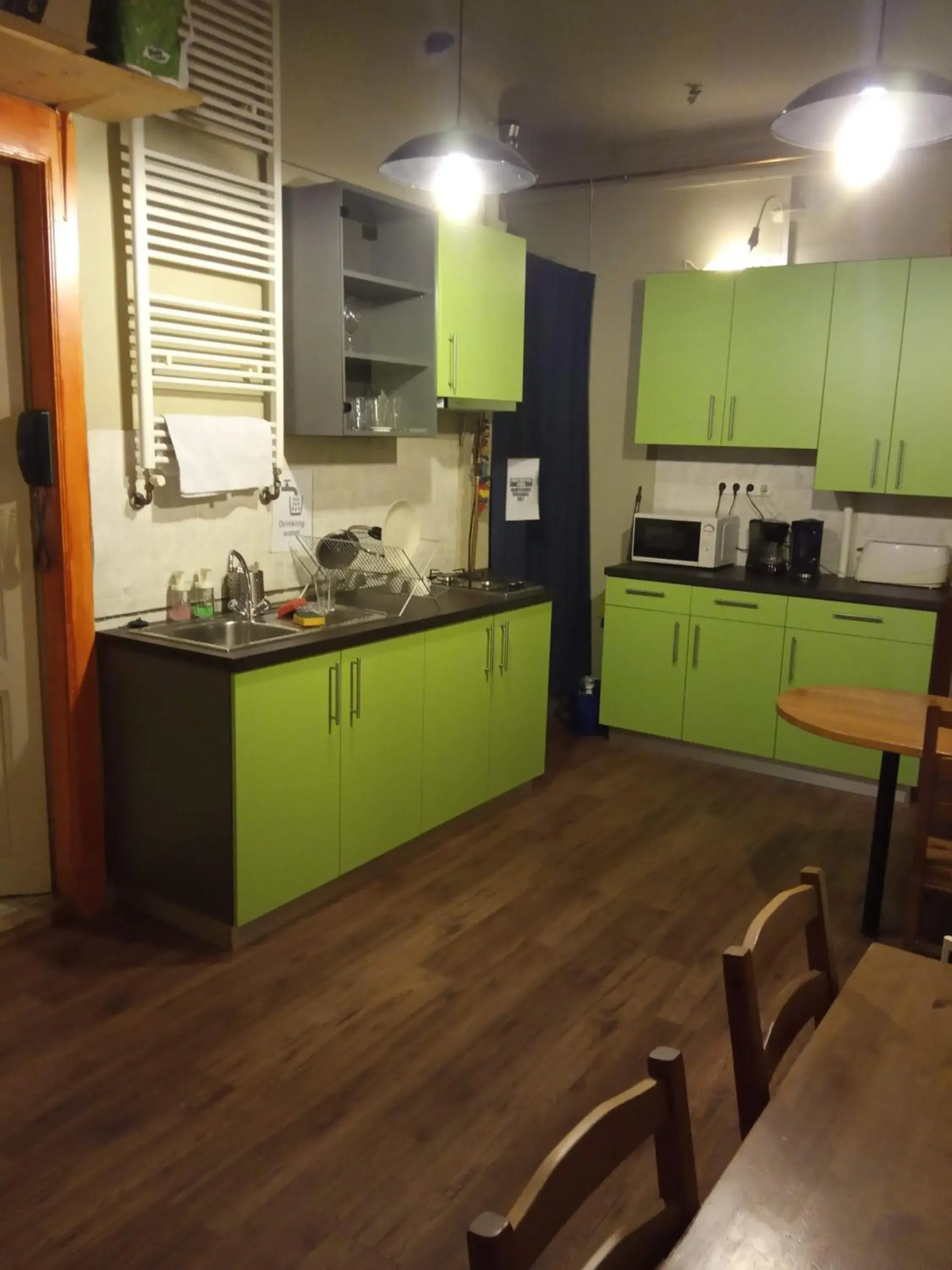 Kitchen or kitchenette, Kitchen/Kitchenette in 7x24 Central Hostel
